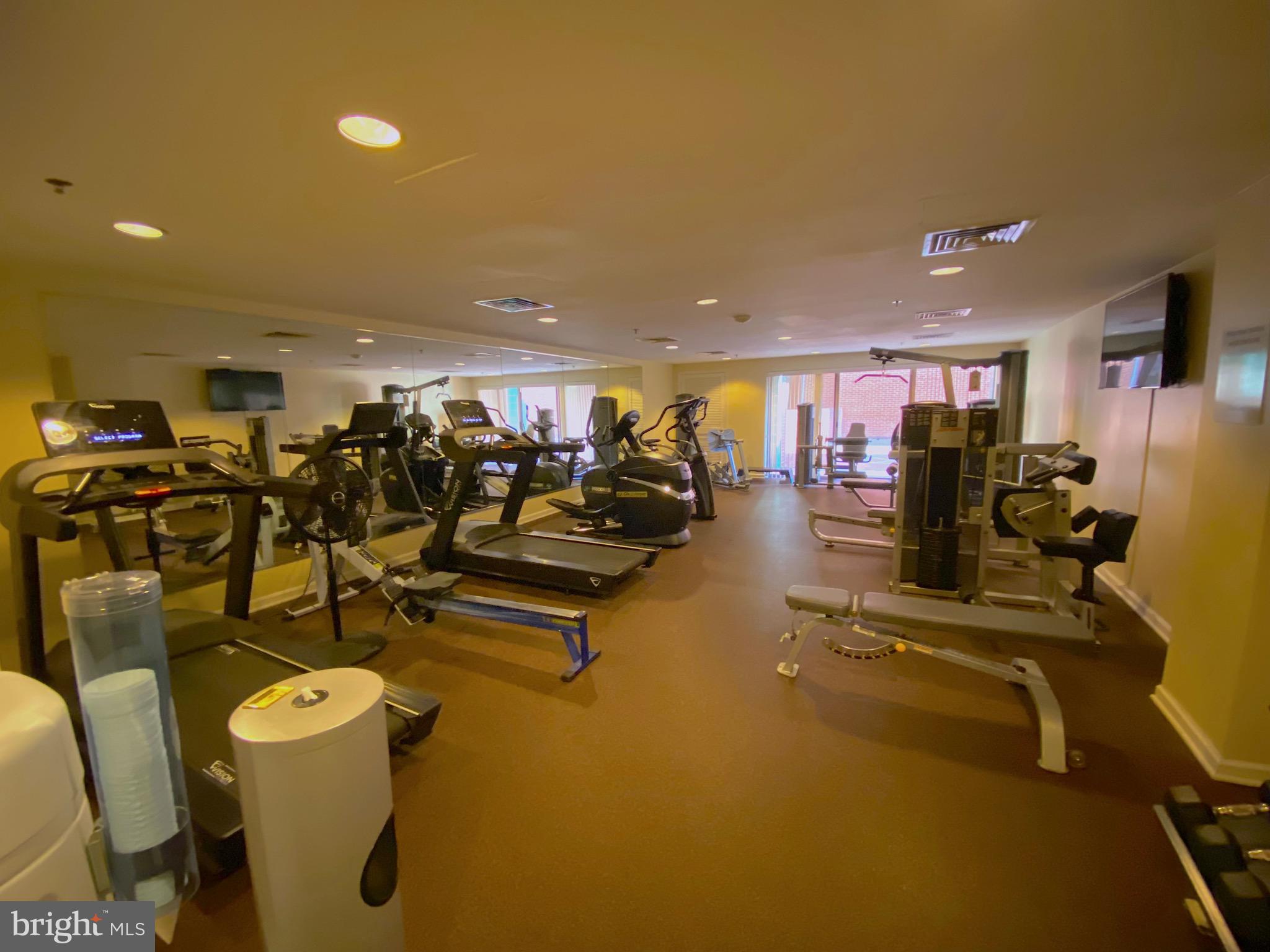 COLECROFT STATION - Residential Lease