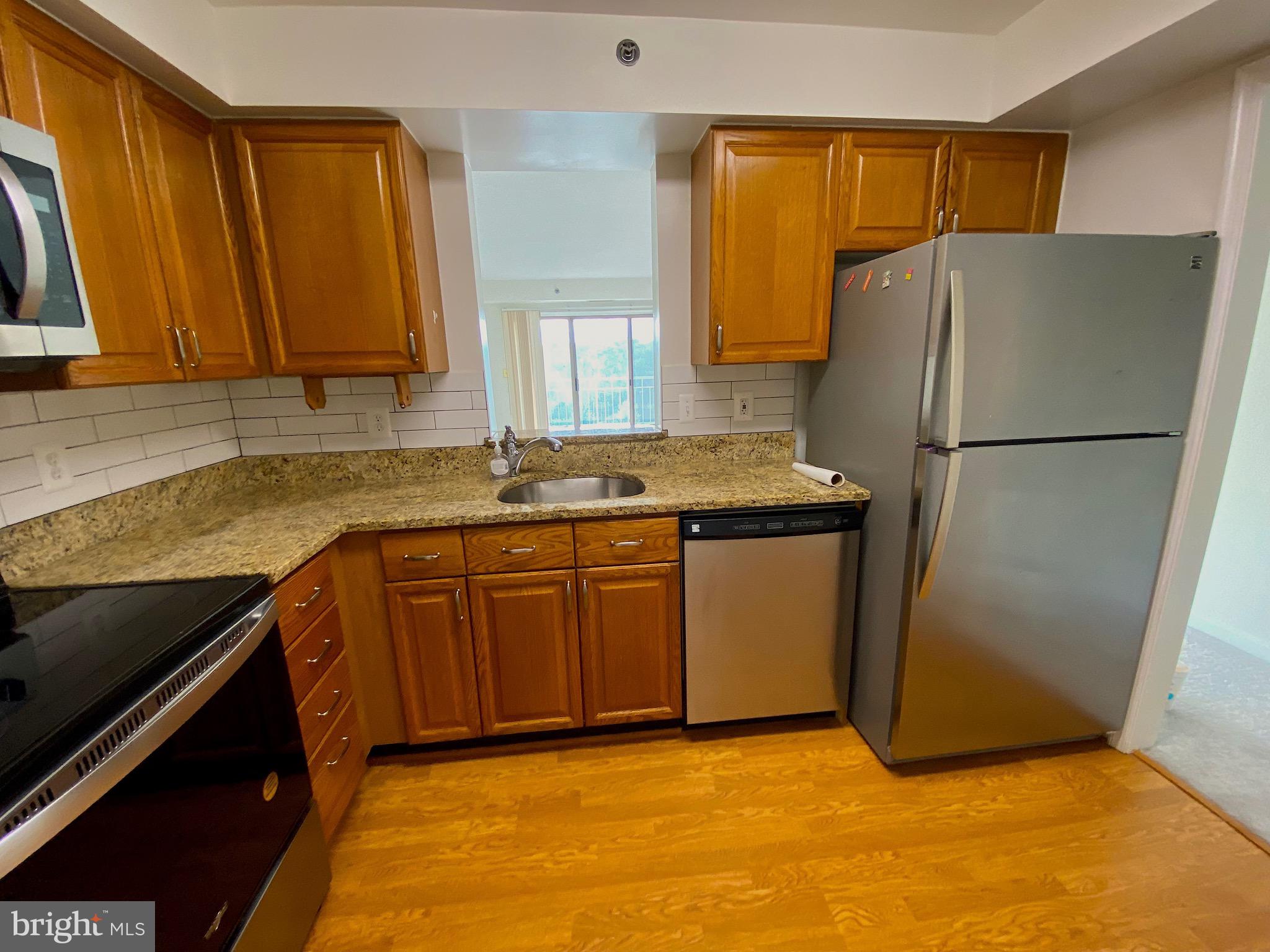 COLECROFT STATION - Residential Lease