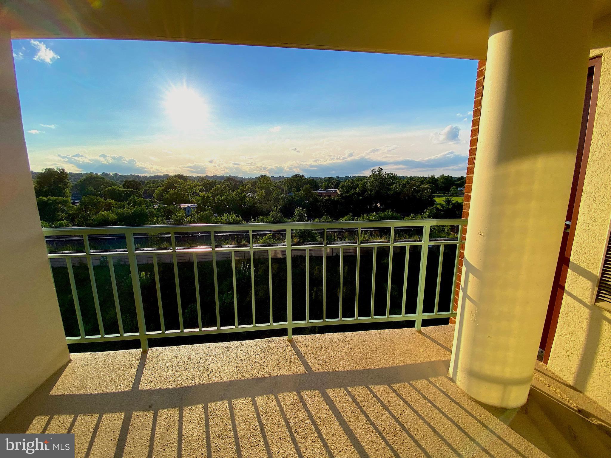 COLECROFT STATION - Residential Lease