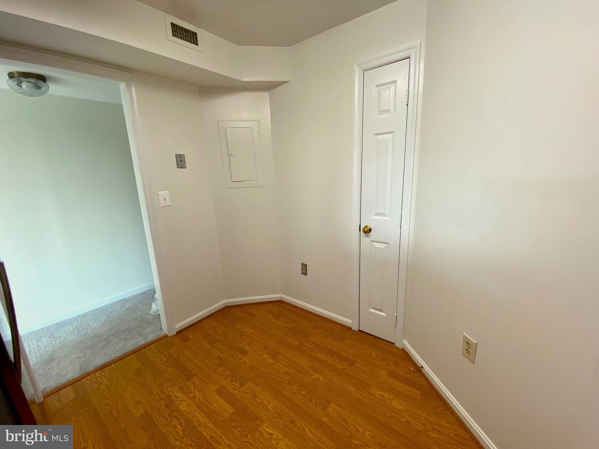 COLECROFT STATION - Residential Lease