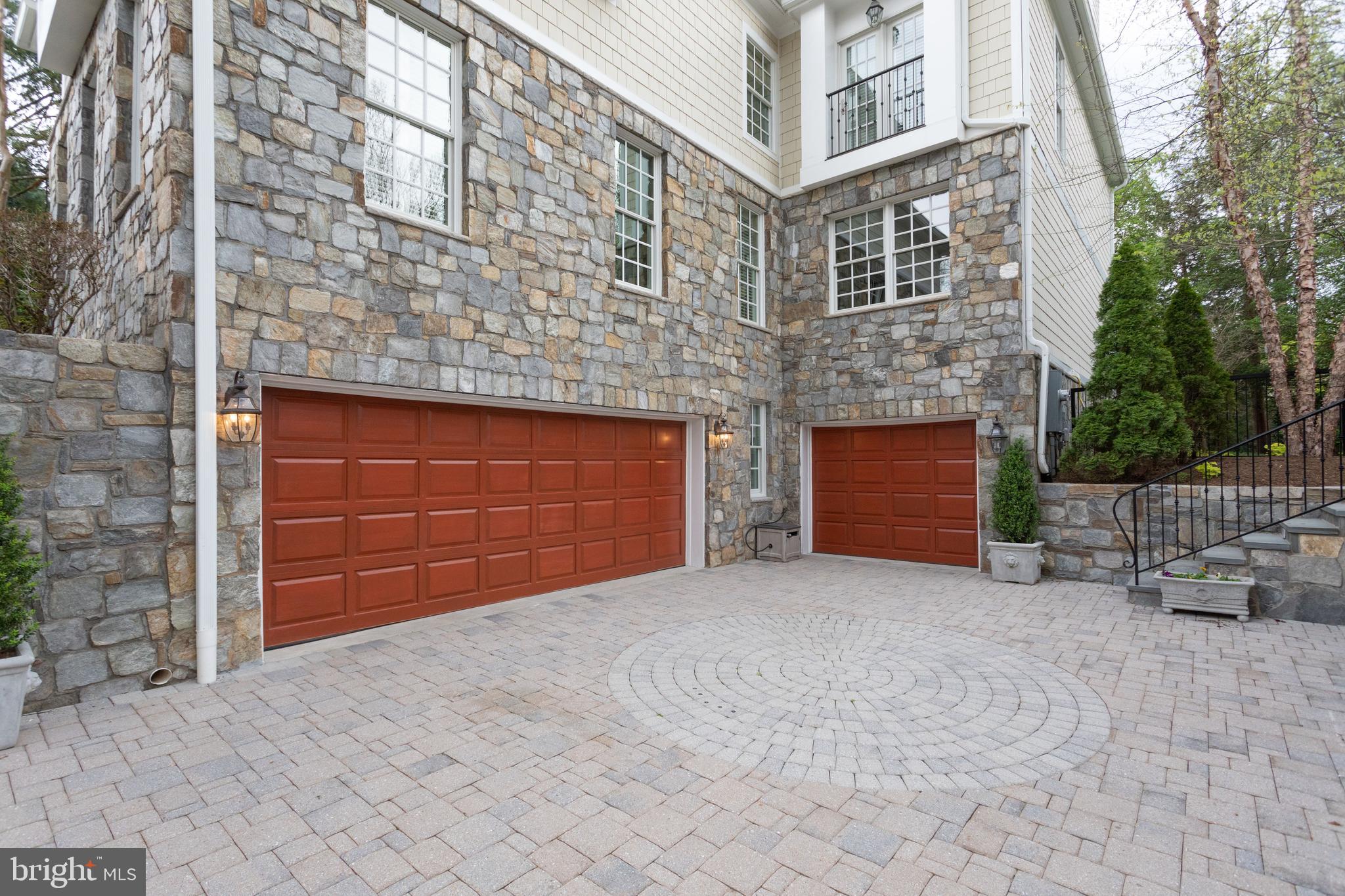 BELLEVUE FOREST - Residential