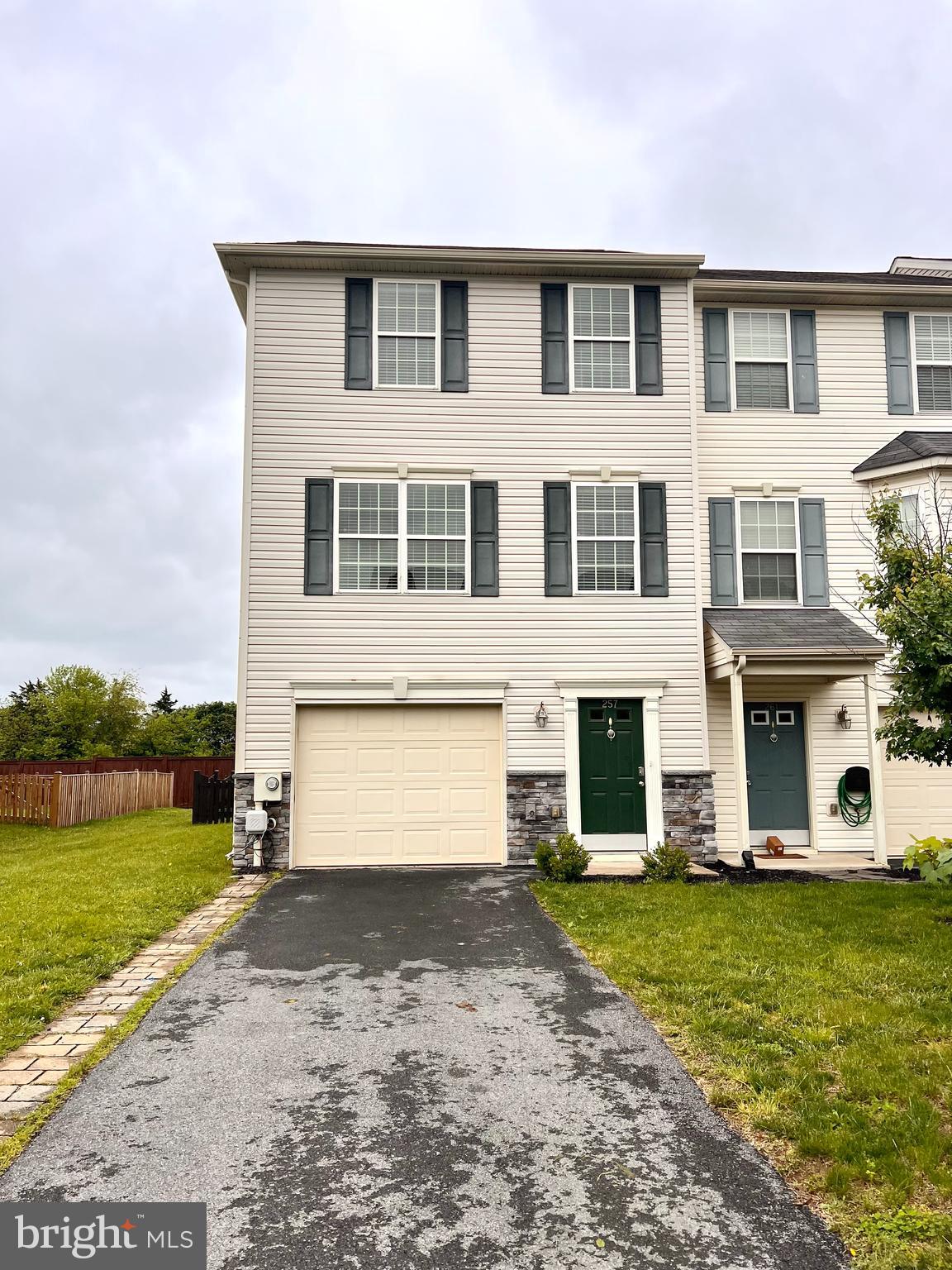 HAMMONDS MILL - Residential