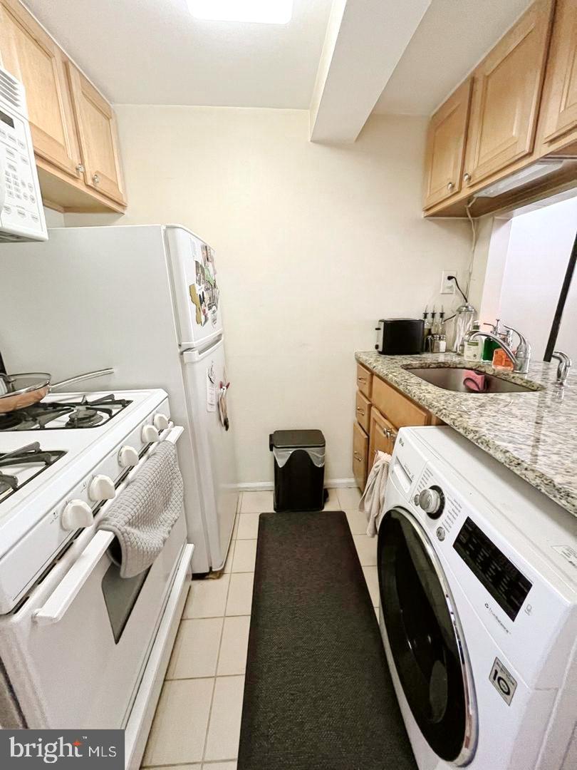 WASHINGTON SQ WEST - Residential Lease