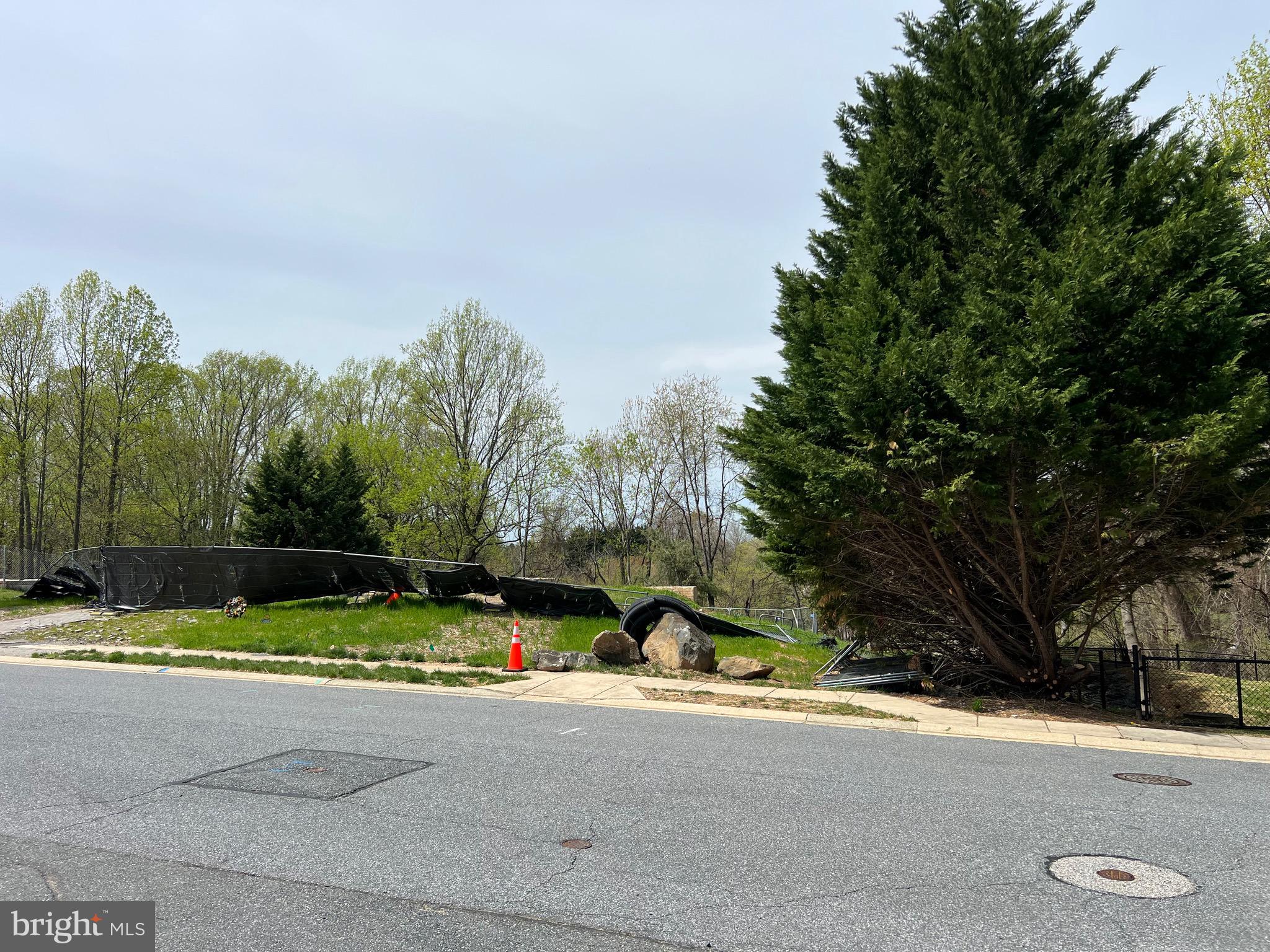 HARFORD GREEN - Land