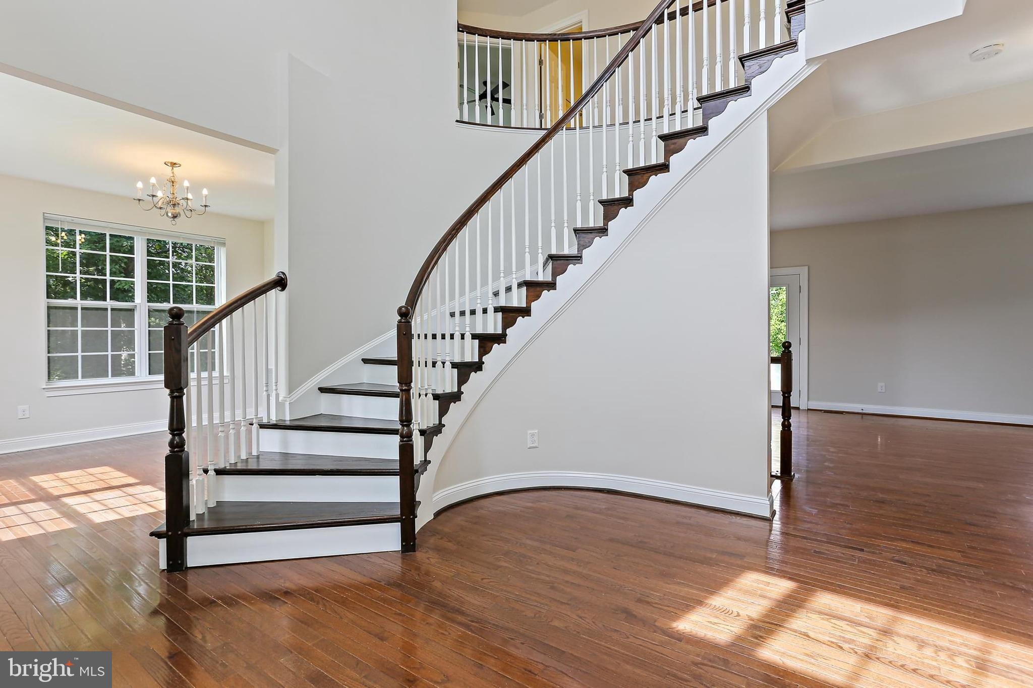 702 HURRICANE HOLE COURT