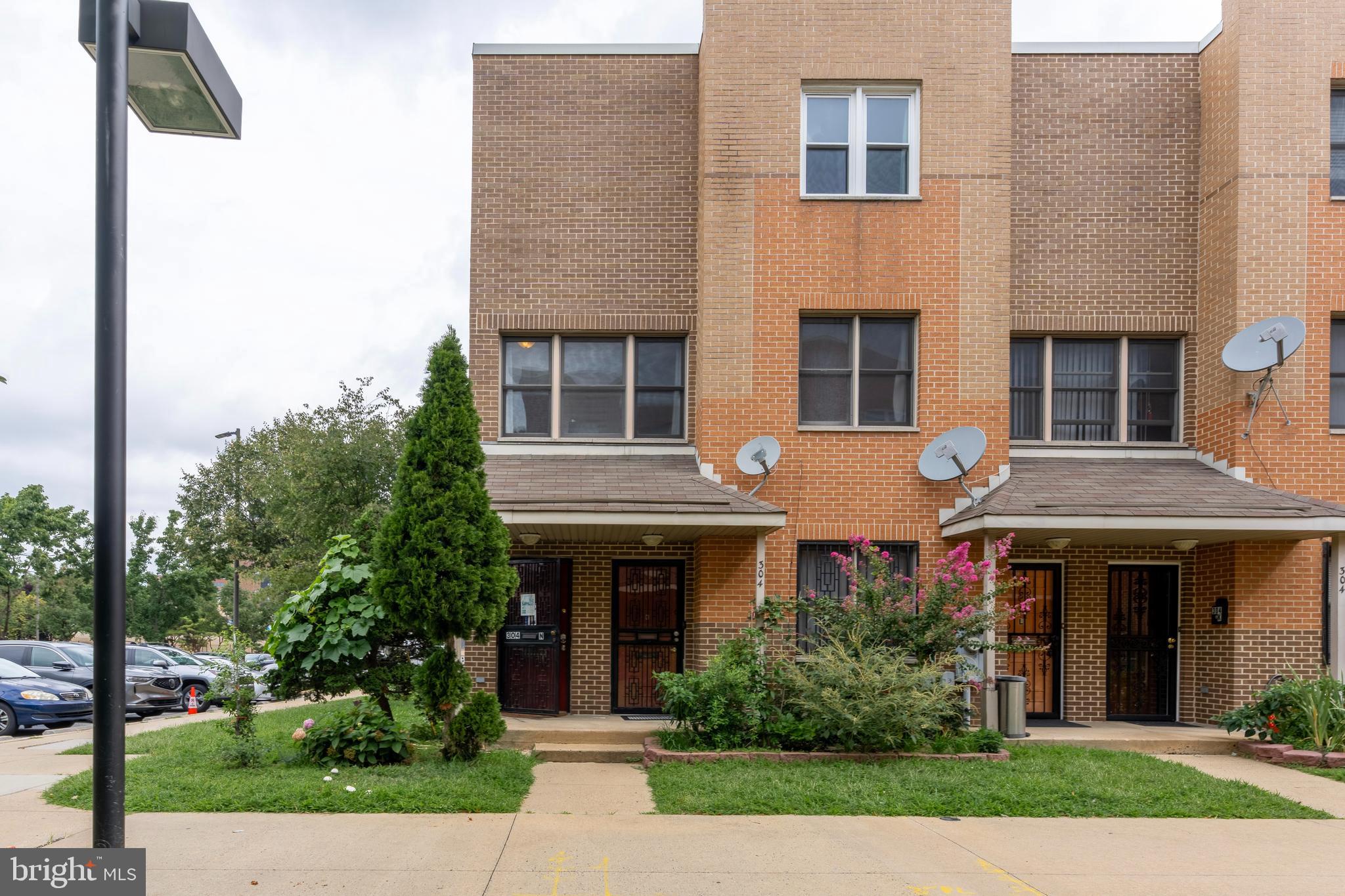 304 N 8TH STREET N