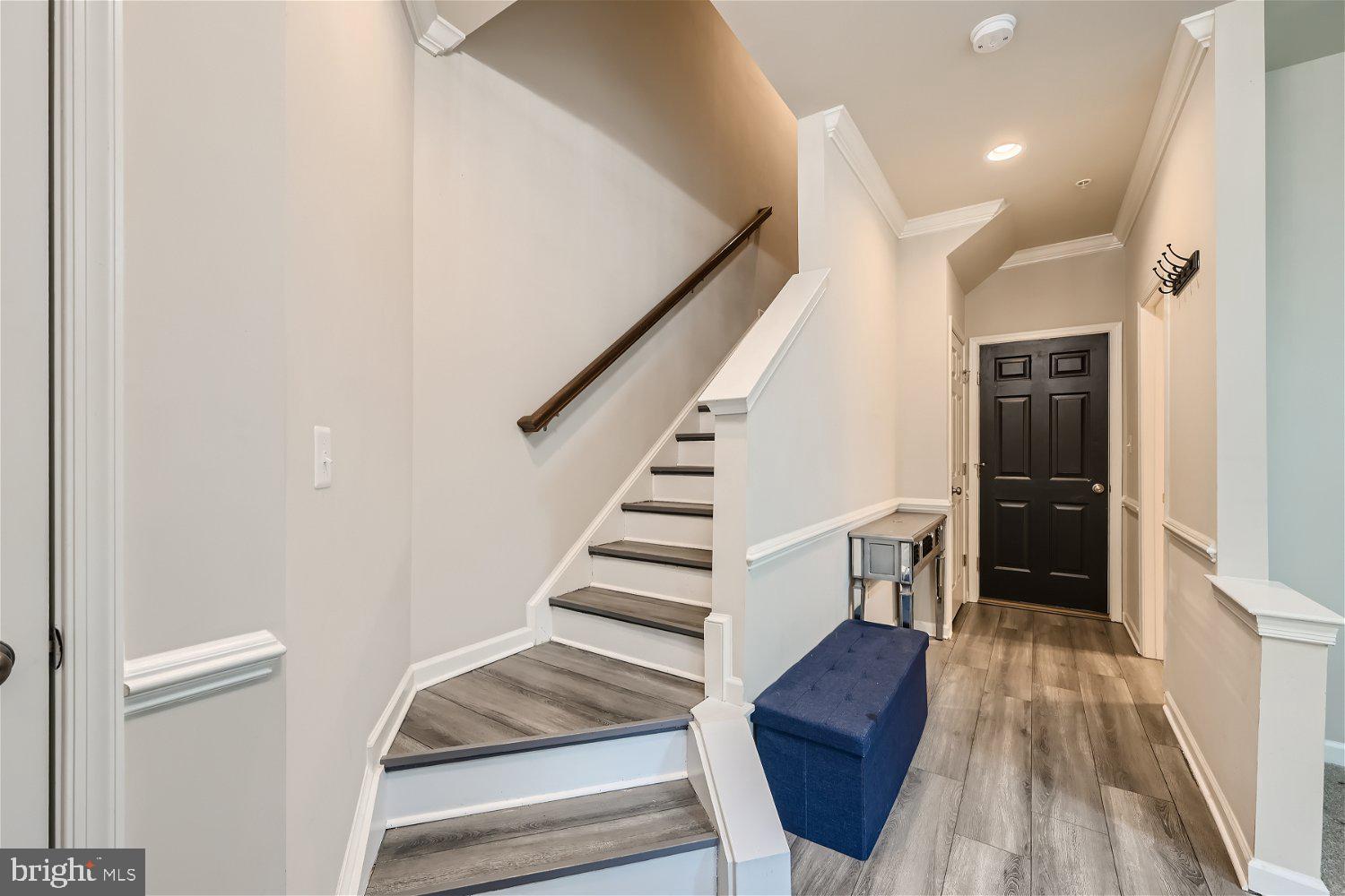 OAKVIEW VILLAGE - Residential