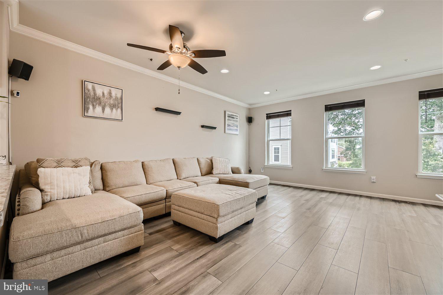 OAKVIEW VILLAGE - Residential