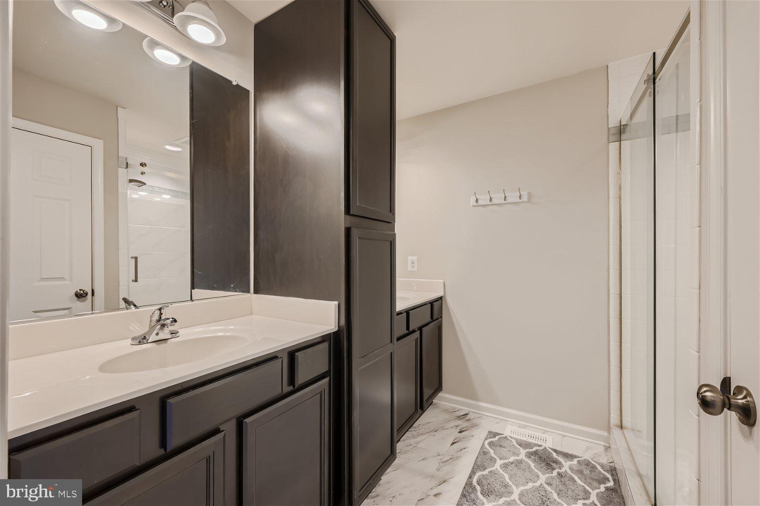 OAKVIEW VILLAGE - Residential