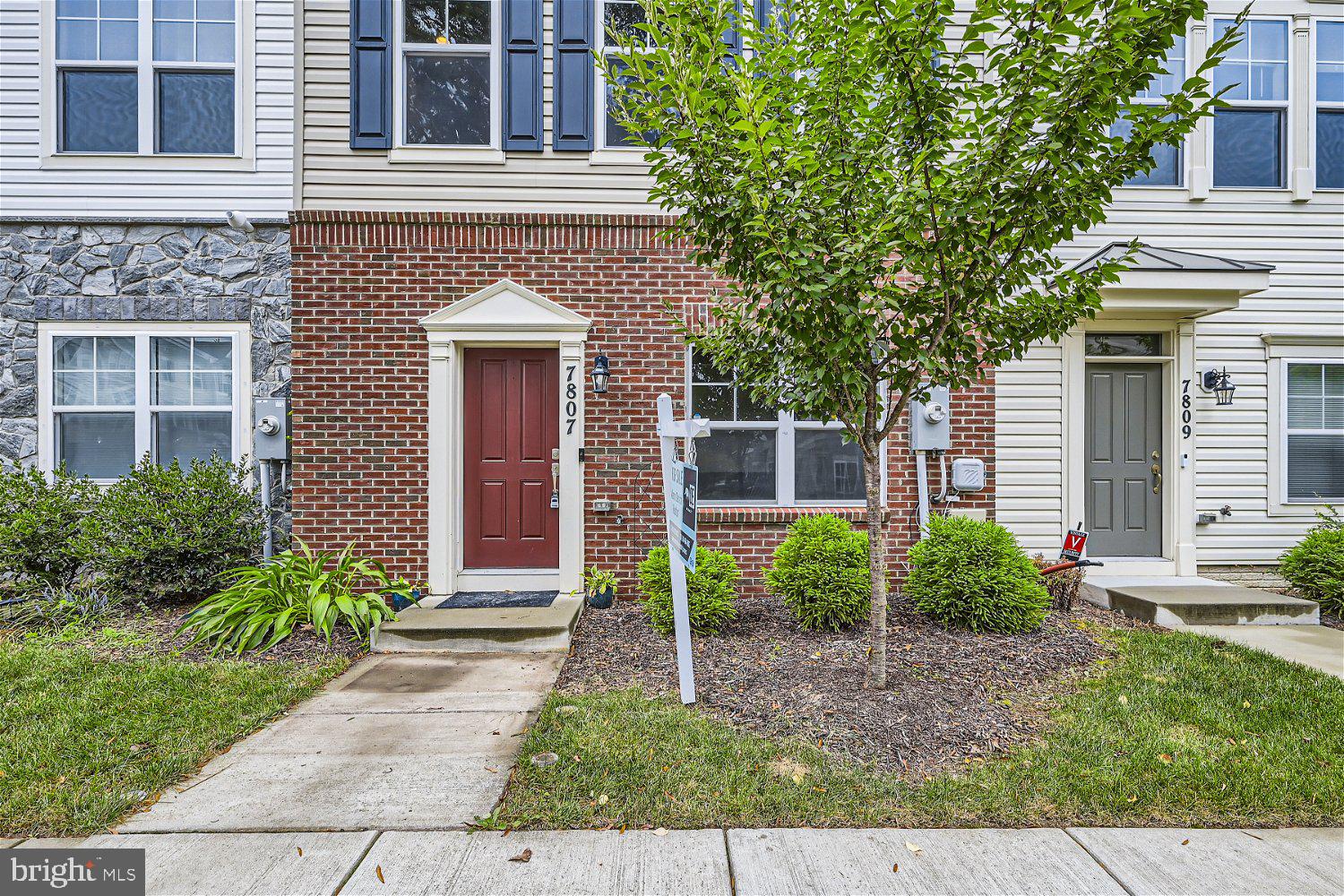 OAKVIEW VILLAGE - Residential