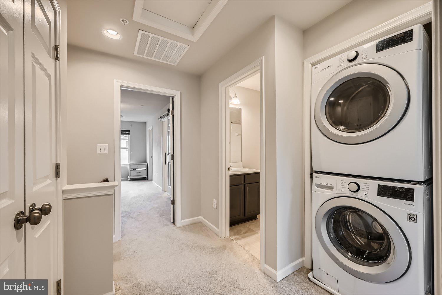 OAKVIEW VILLAGE - Residential