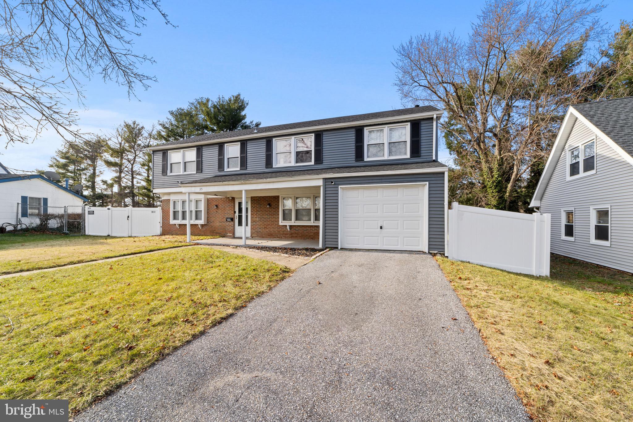 35 HOLSTONE LANE