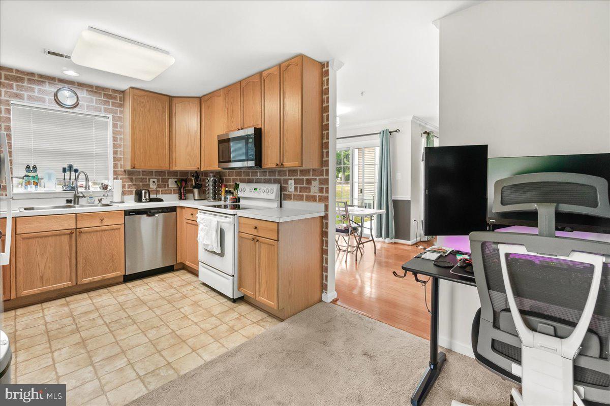 BALLENGER POINTE - Residential