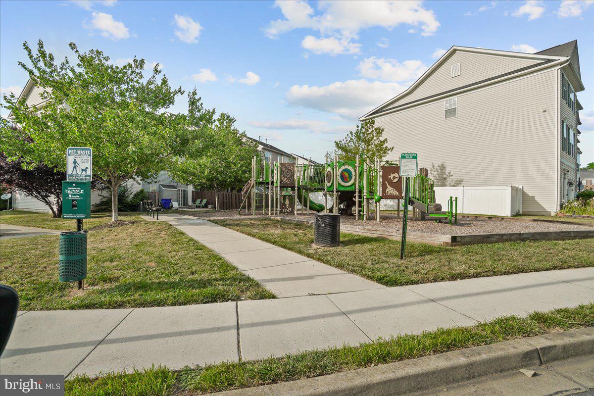 BALLENGER POINTE - Residential