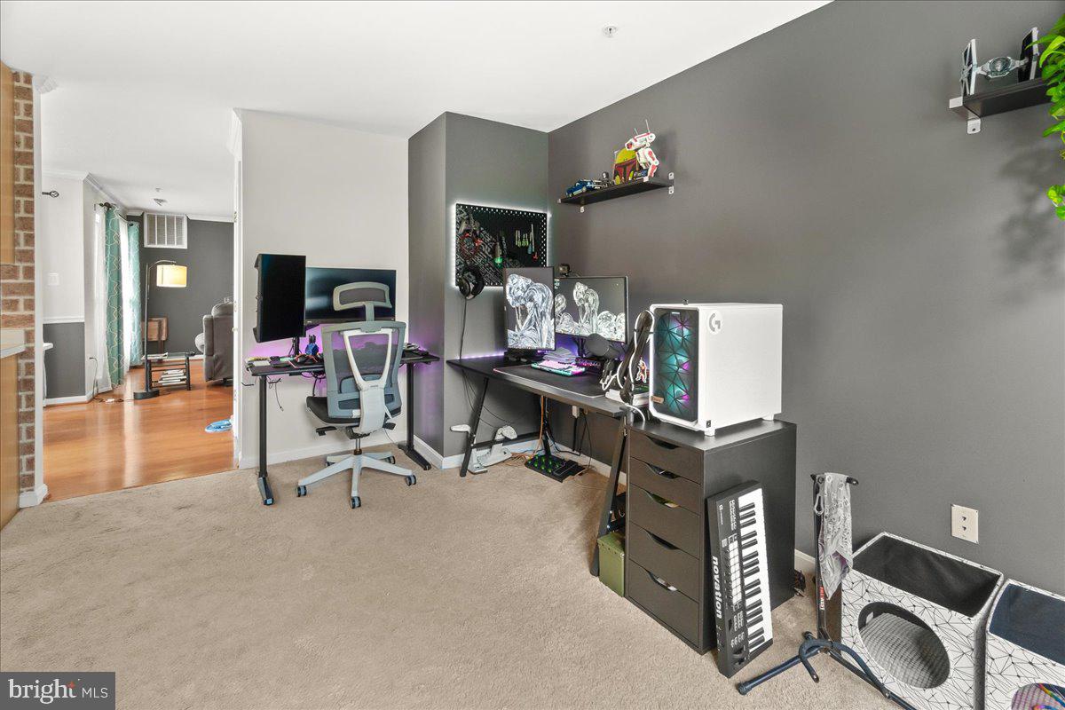 BALLENGER POINTE - Residential