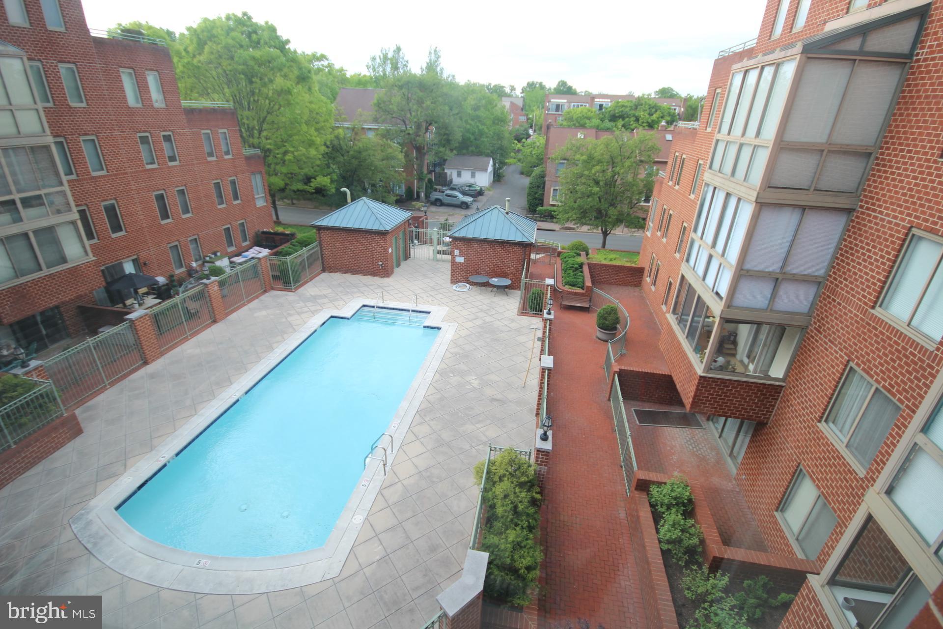 WINDSOR PLAZA - Residential