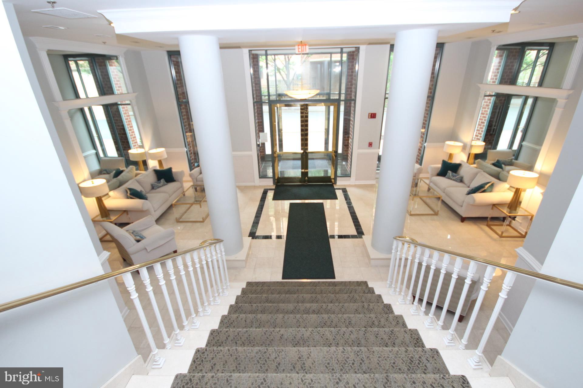 WINDSOR PLAZA - Residential