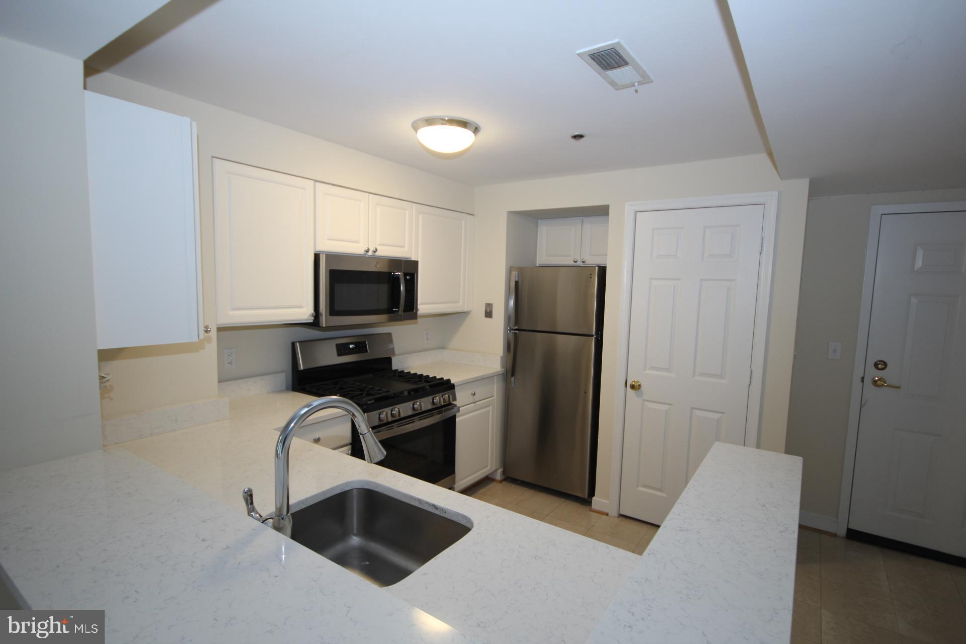 WINDSOR PLAZA - Residential