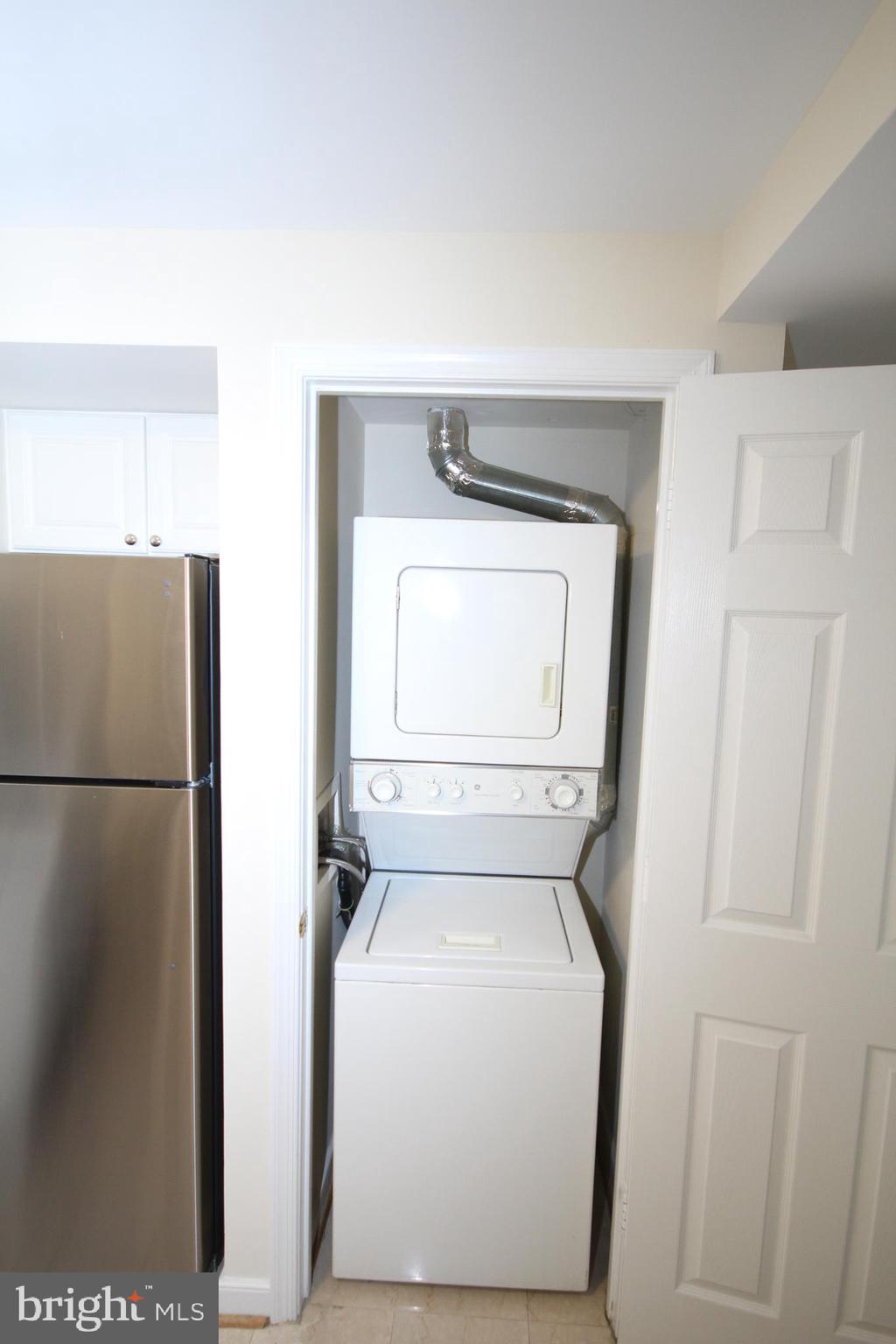 WINDSOR PLAZA - Residential