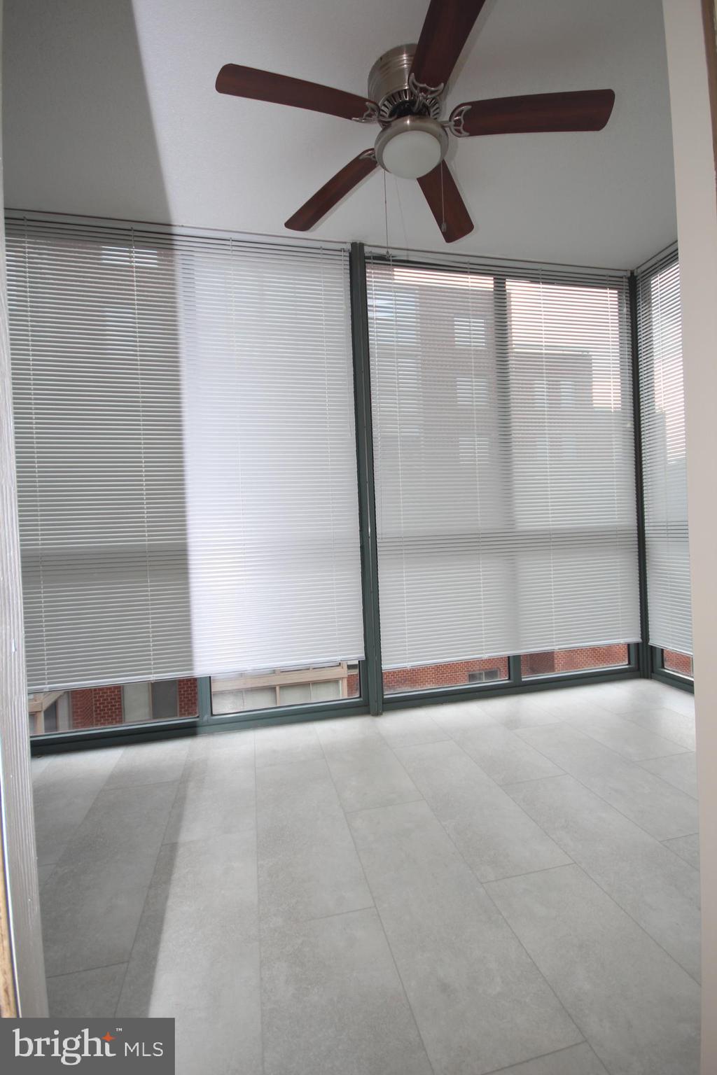 WINDSOR PLAZA - Residential