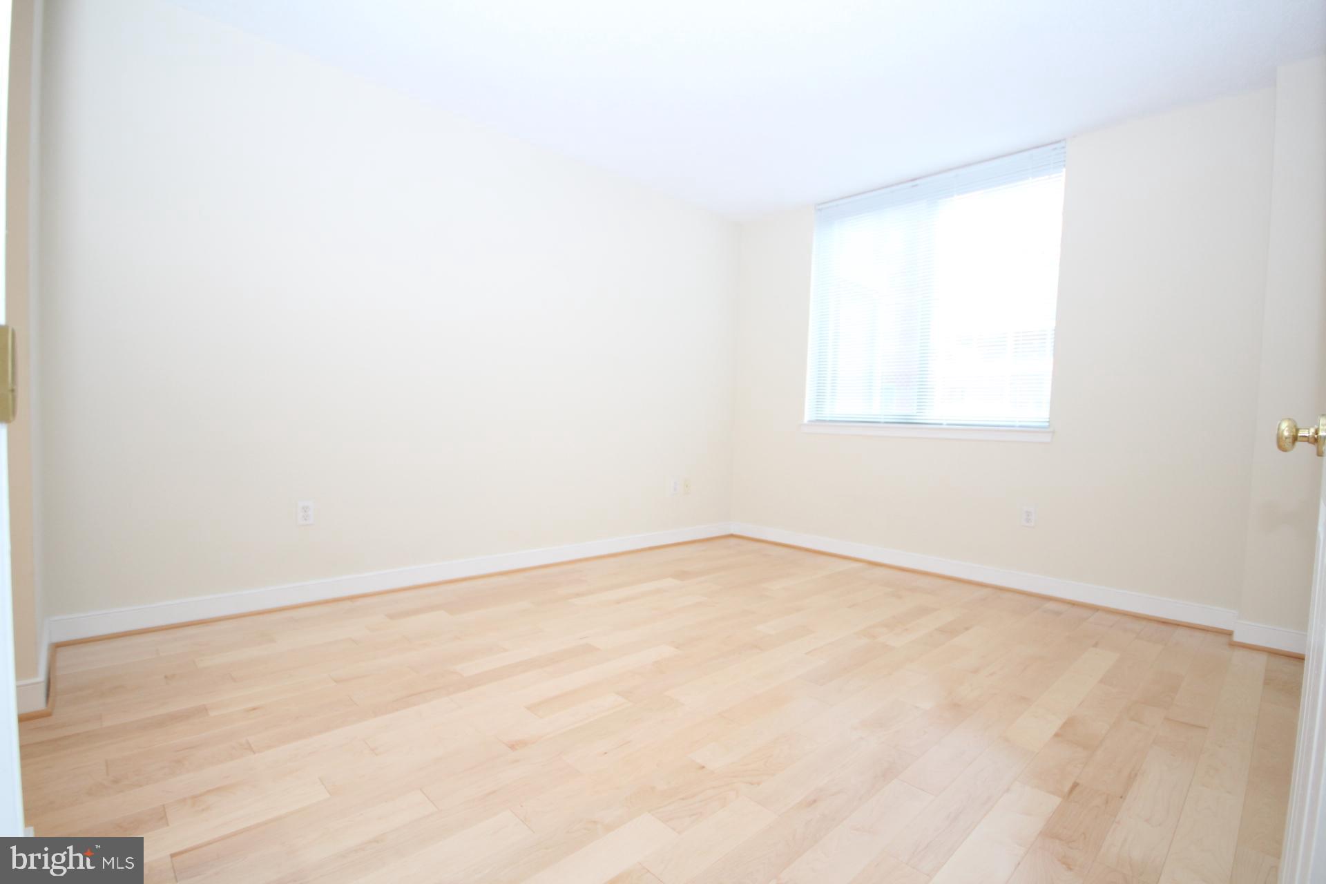 WINDSOR PLAZA - Residential