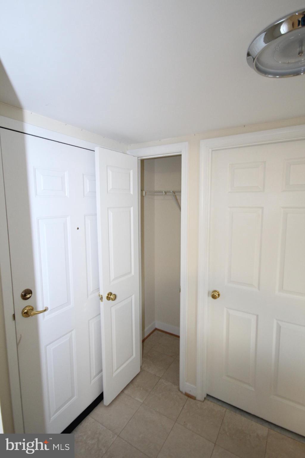 WINDSOR PLAZA - Residential