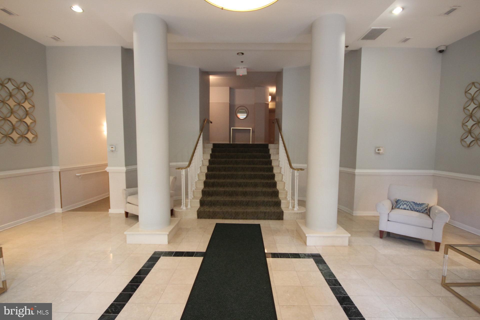 WINDSOR PLAZA - Residential