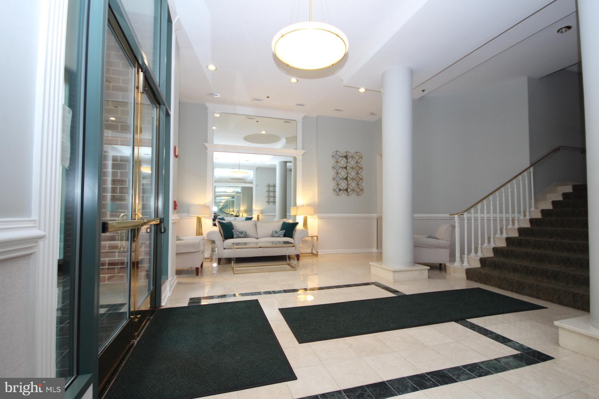 WINDSOR PLAZA - Residential