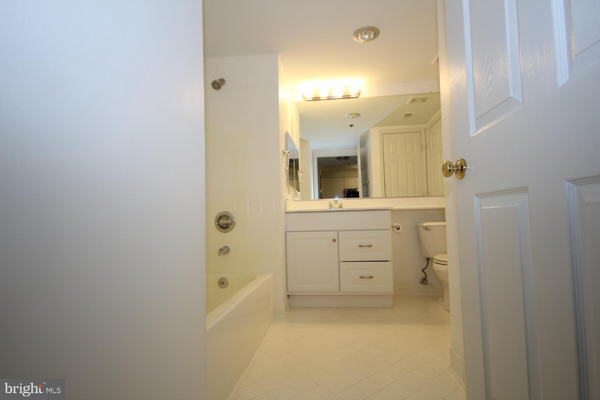 WINDSOR PLAZA - Residential