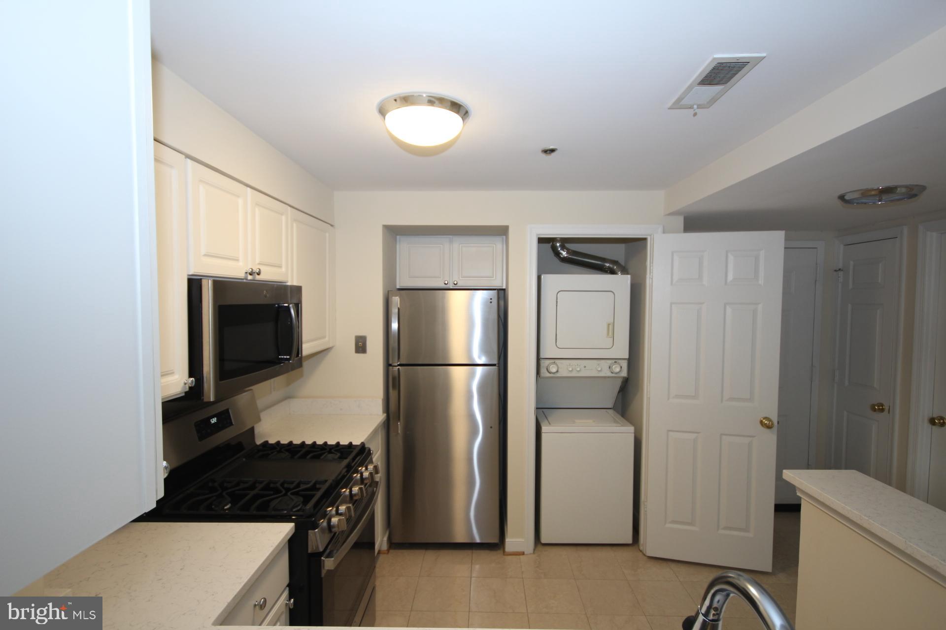 WINDSOR PLAZA - Residential