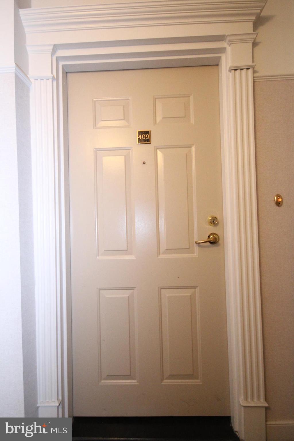 WINDSOR PLAZA - Residential