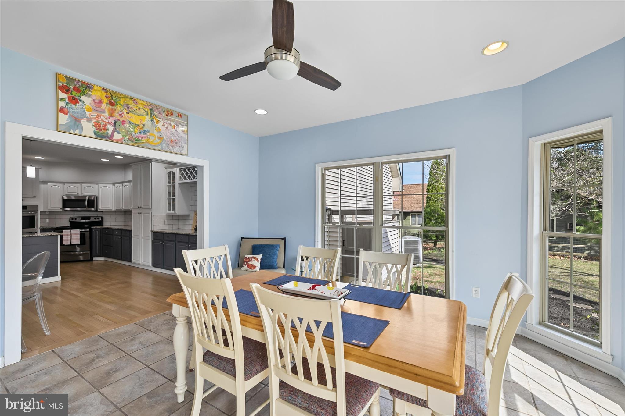 BAY COLONY - Residential