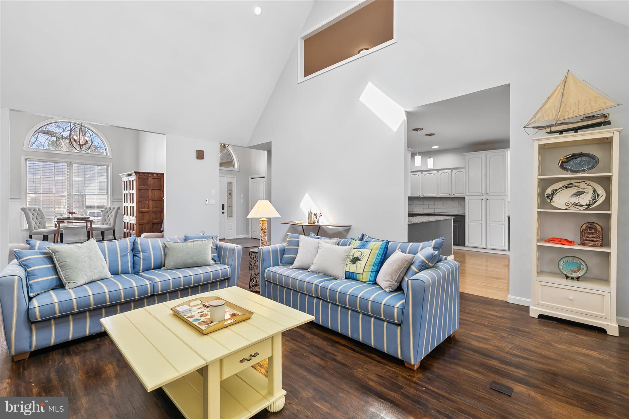 BAY COLONY - Residential