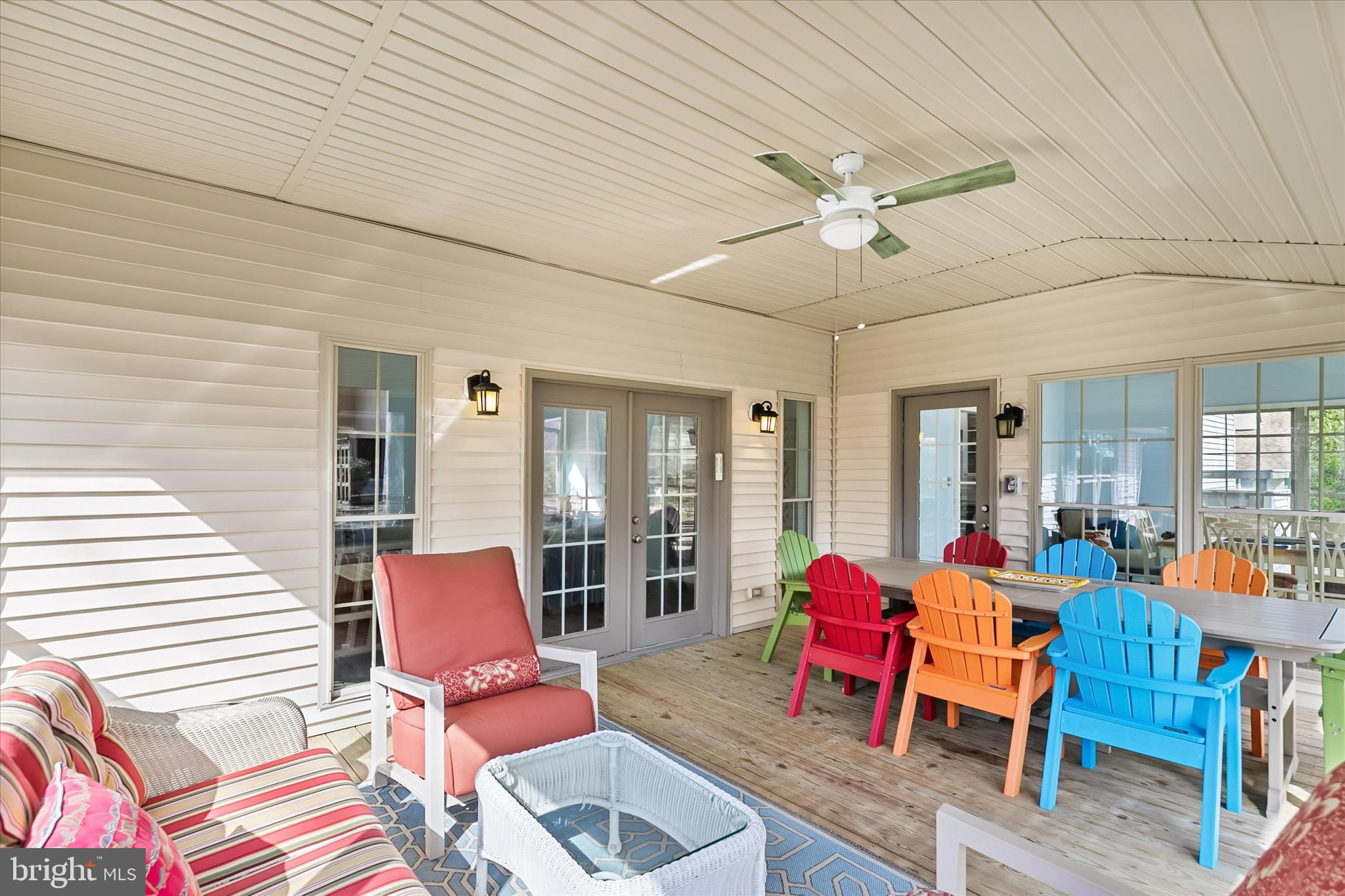 BAY COLONY - Residential