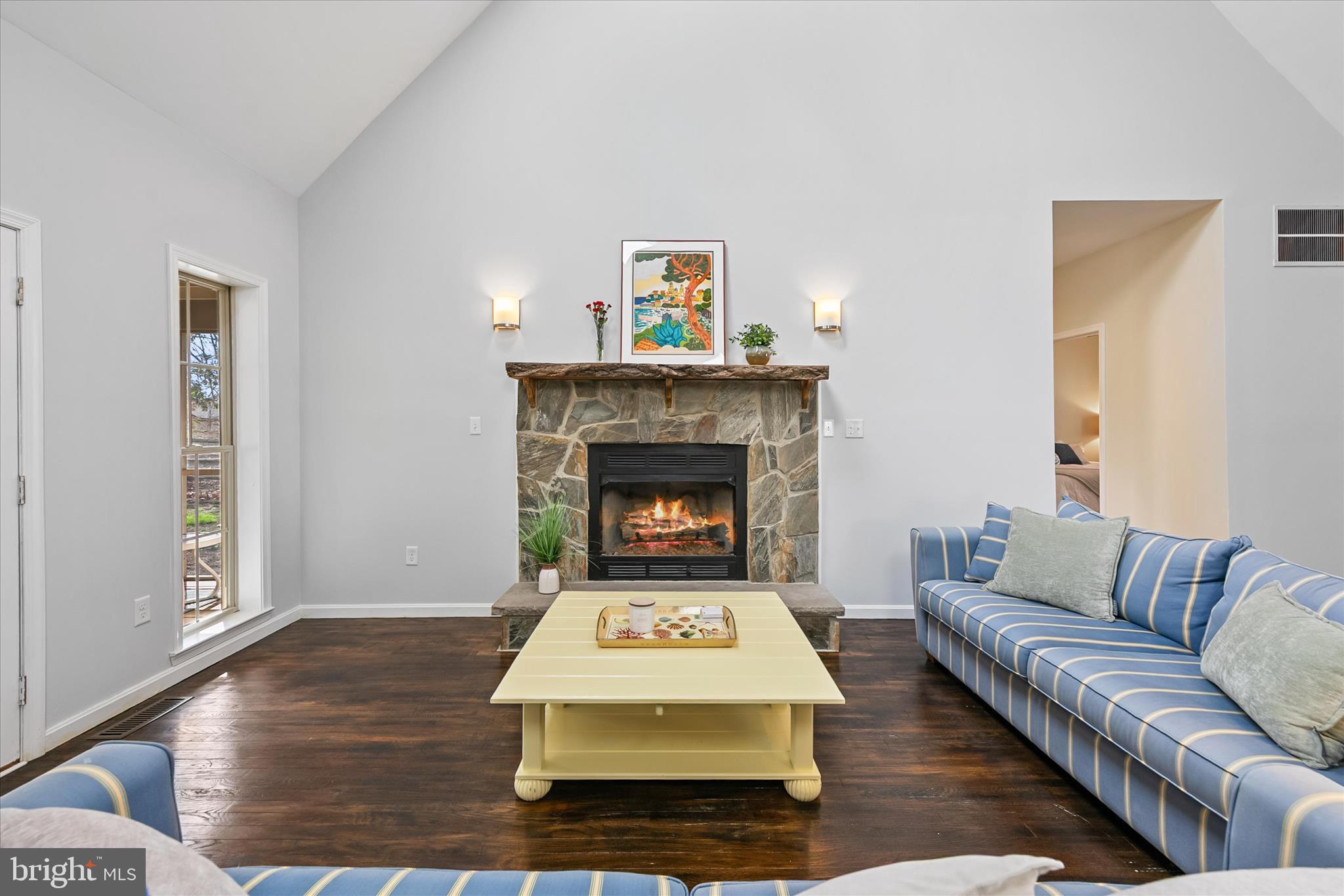 BAY COLONY - Residential