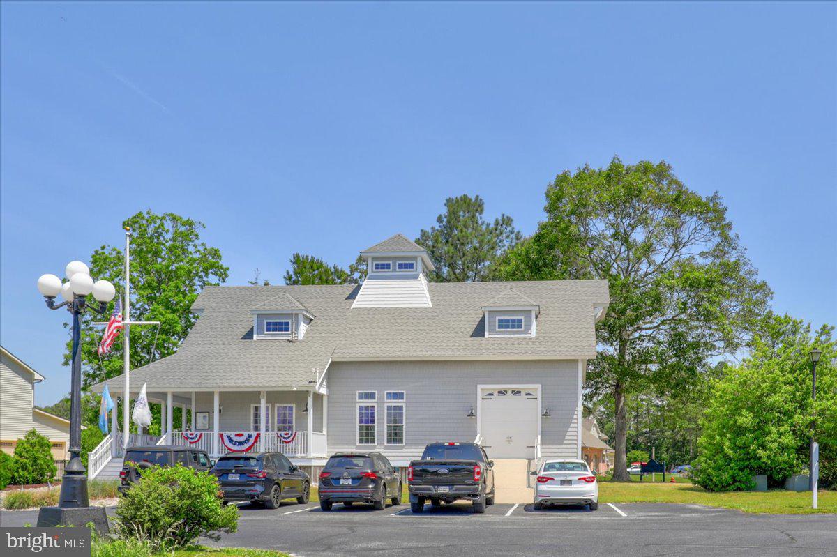 BAY COLONY - Residential