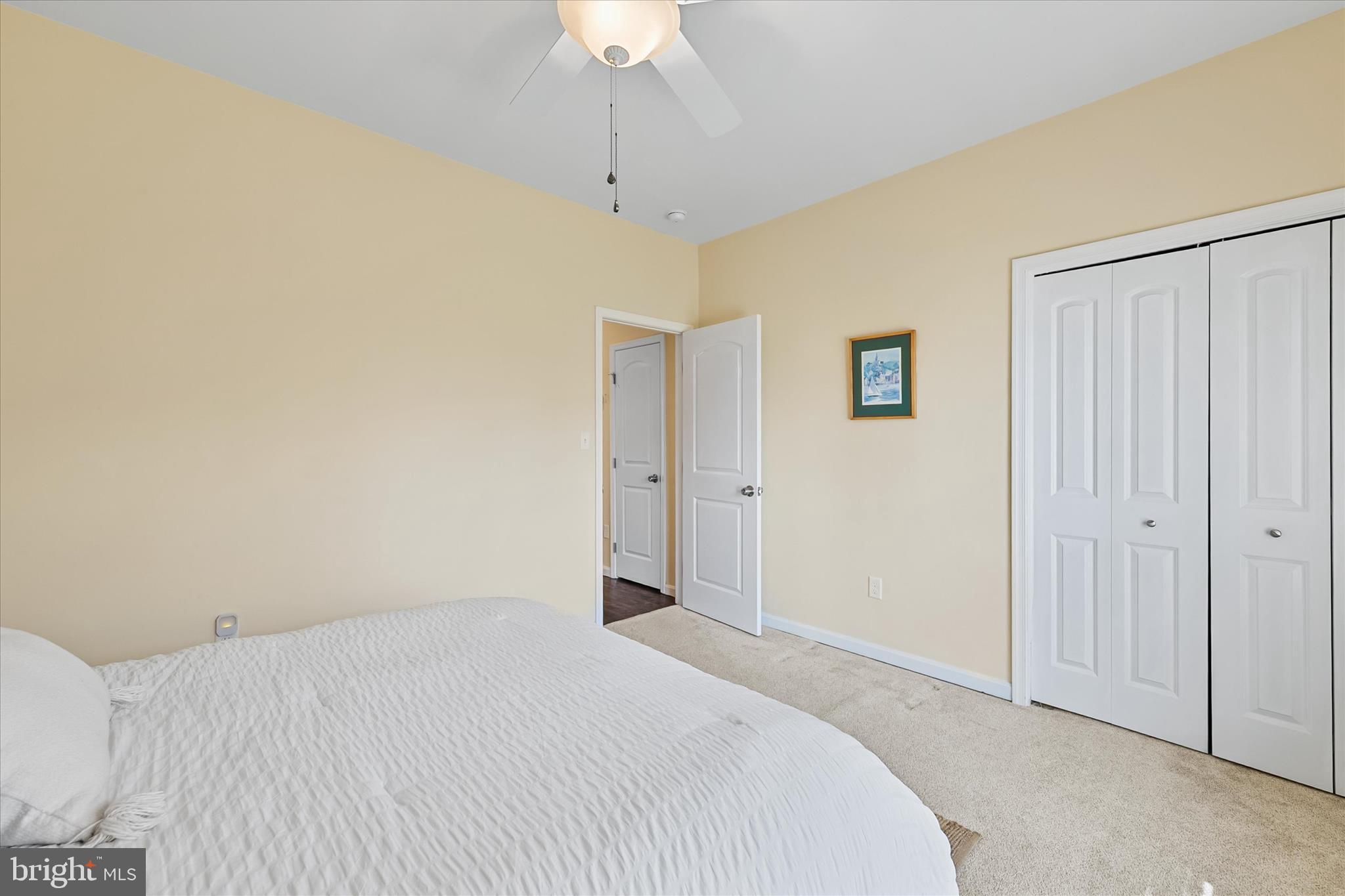 BAY COLONY - Residential