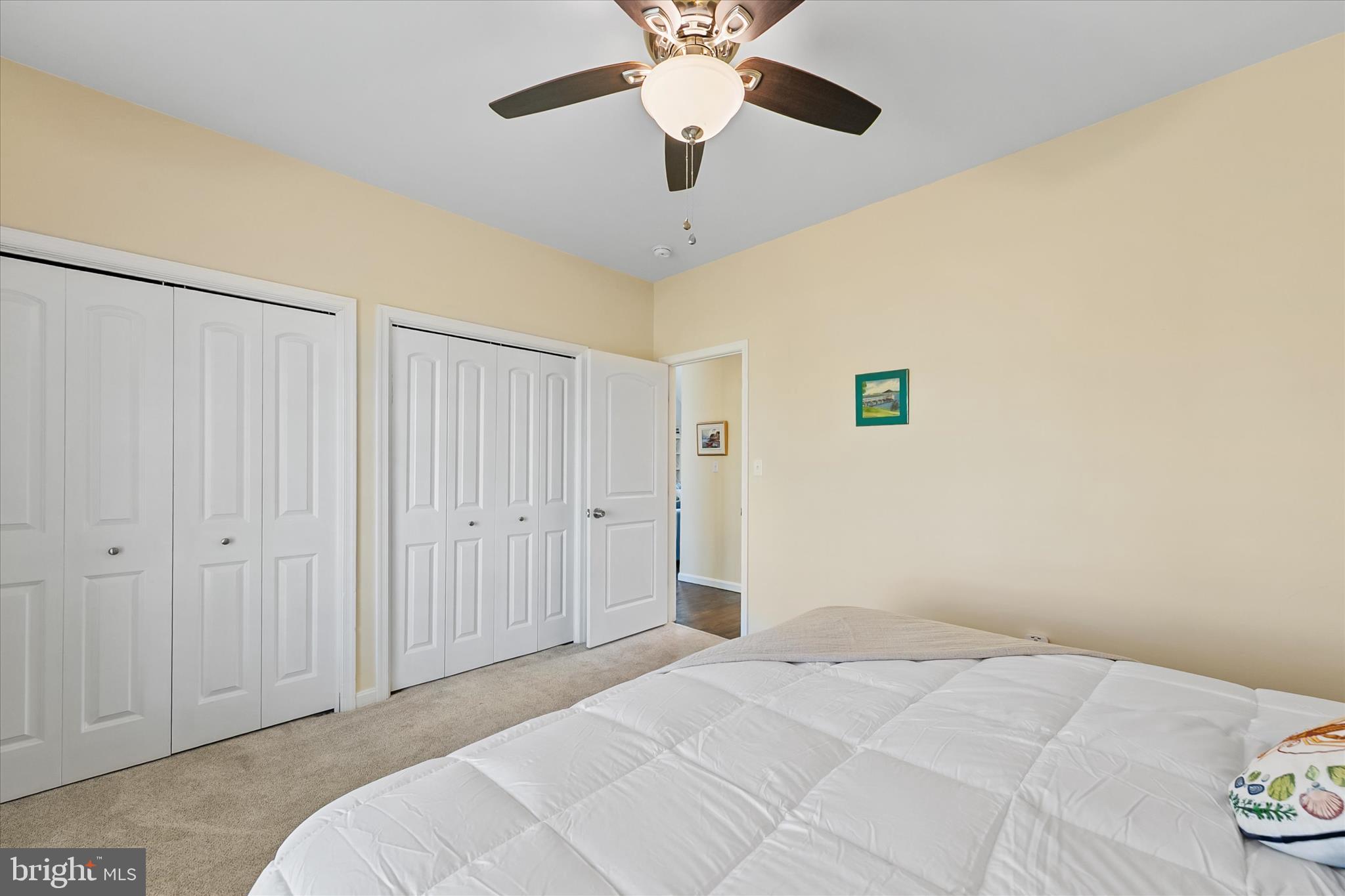 BAY COLONY - Residential