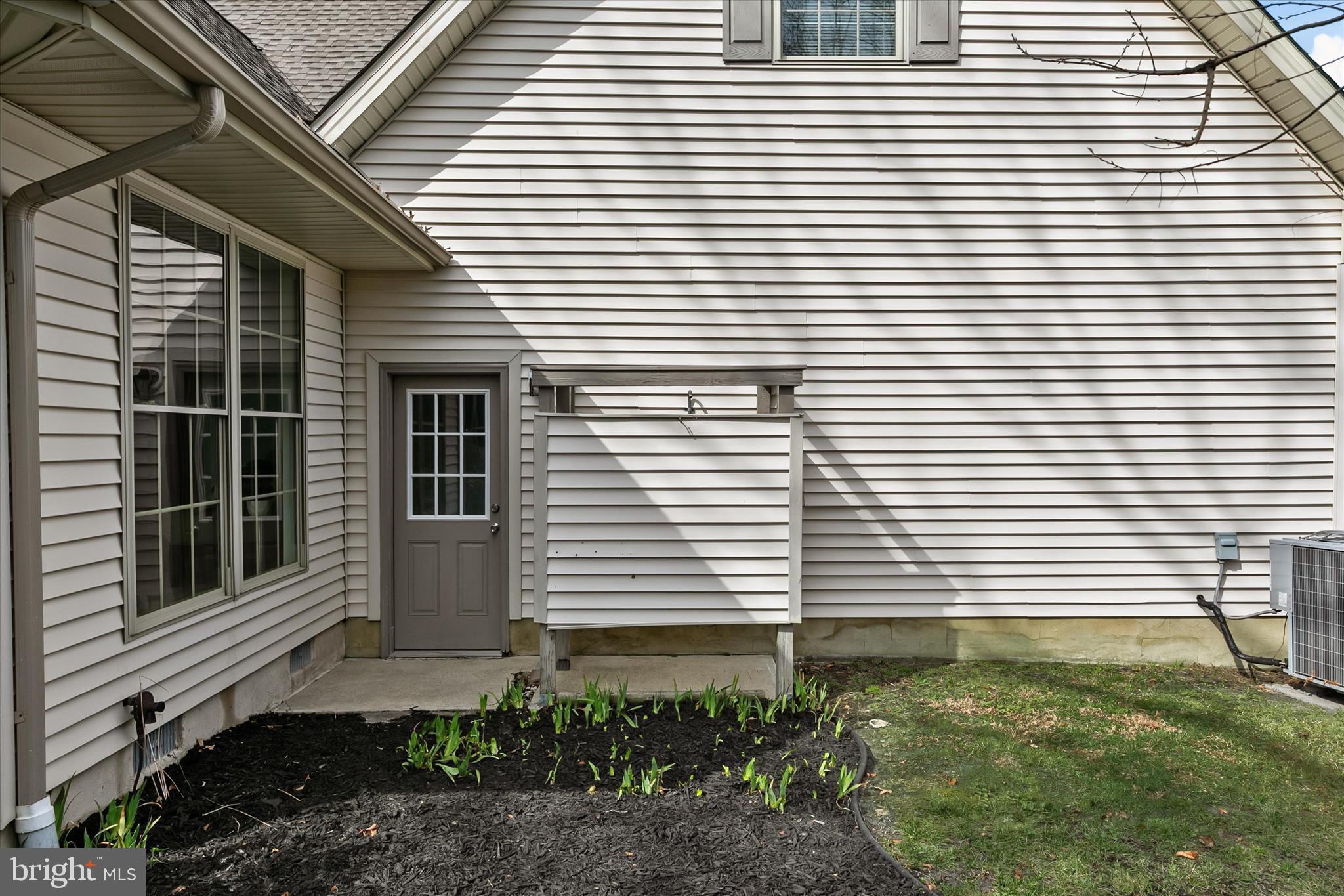 BAY COLONY - Residential