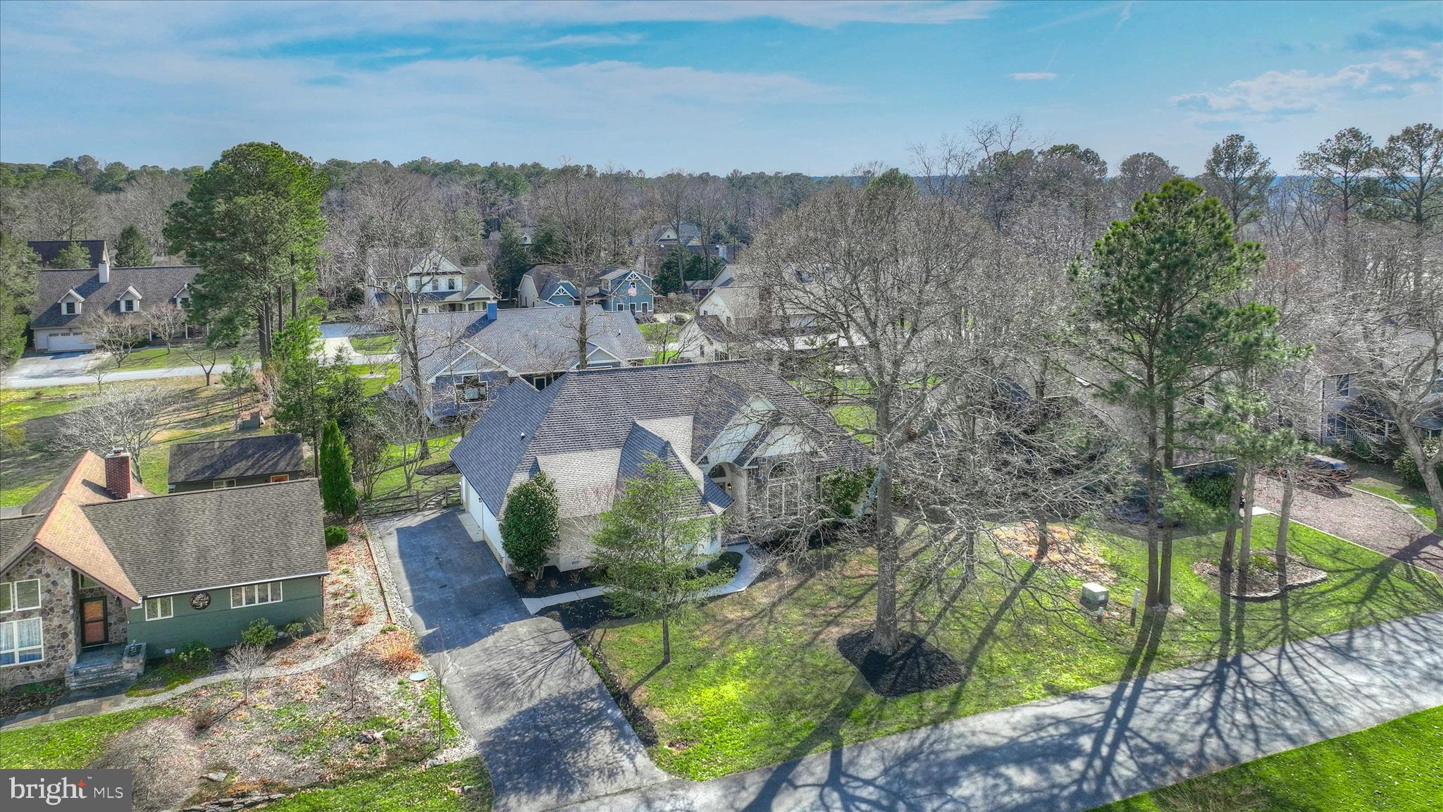 BAY COLONY - Residential