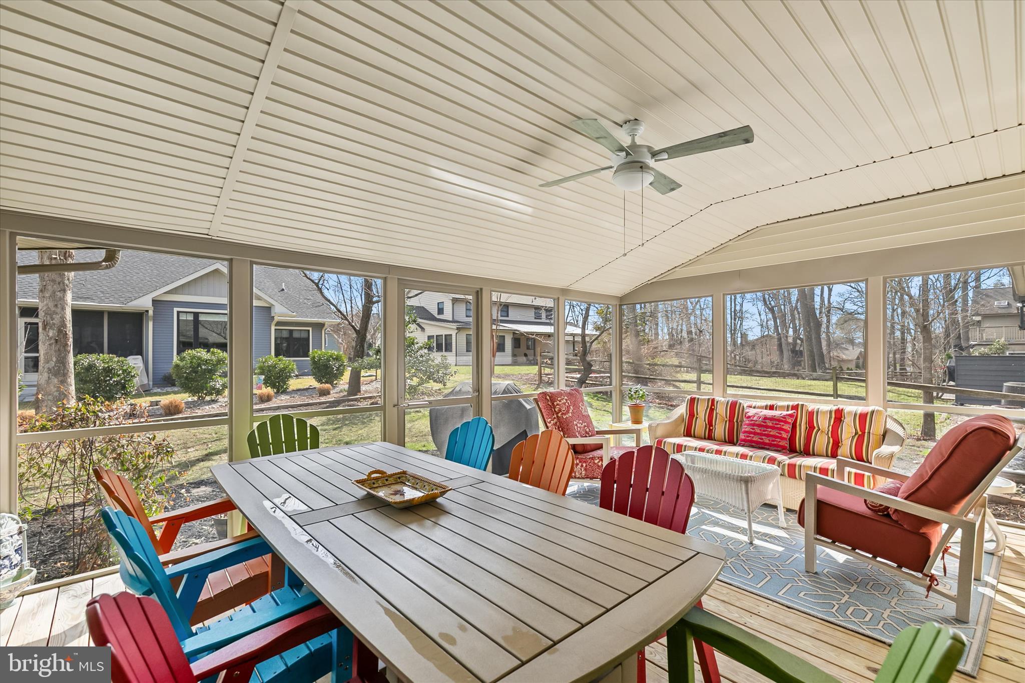 BAY COLONY - Residential