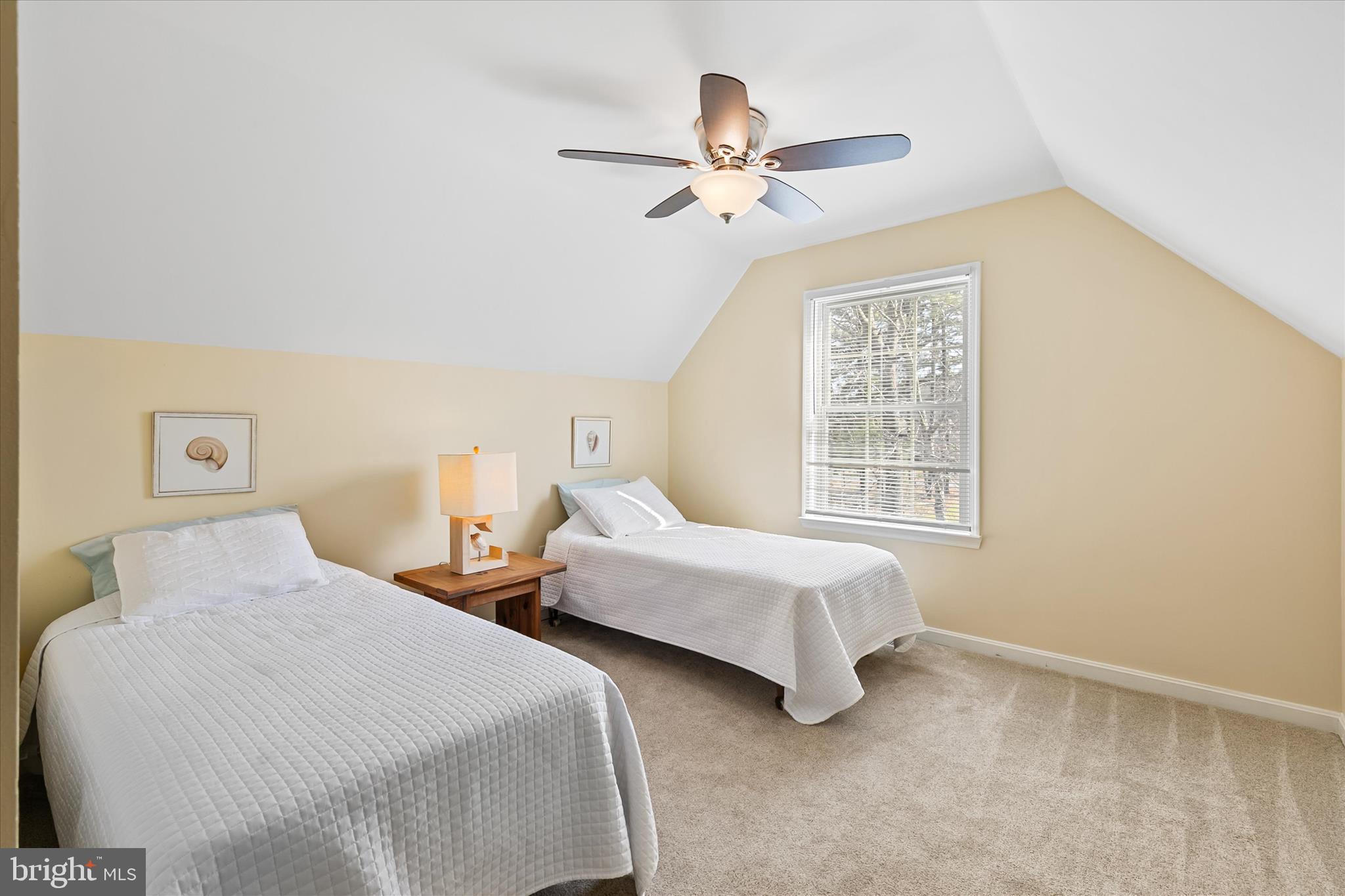 BAY COLONY - Residential