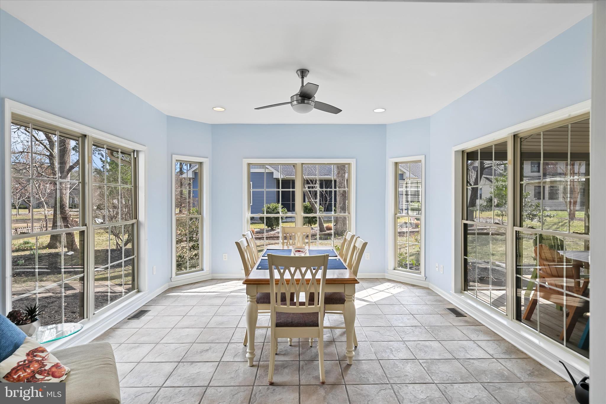 BAY COLONY - Residential