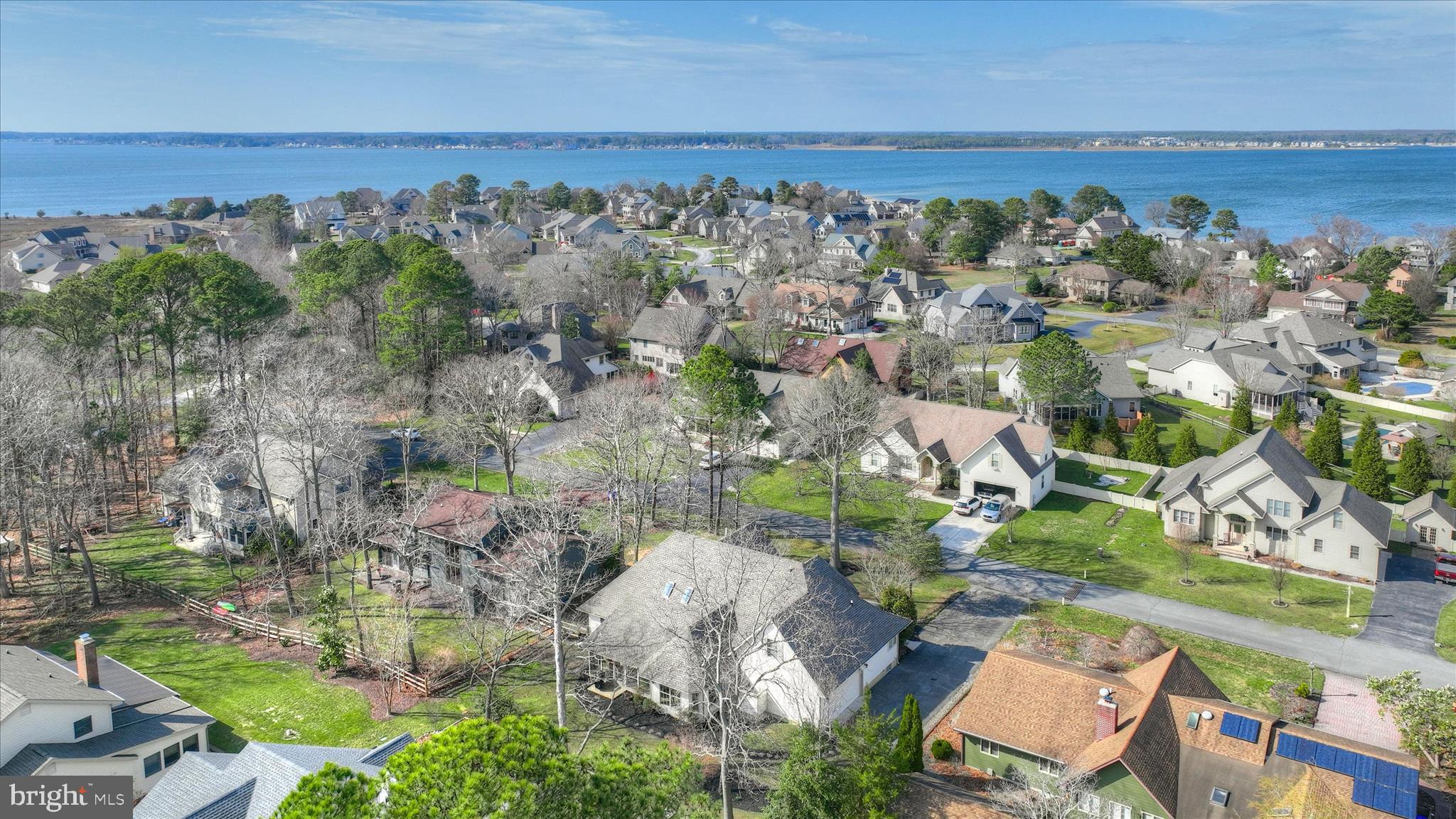 BAY COLONY - Residential