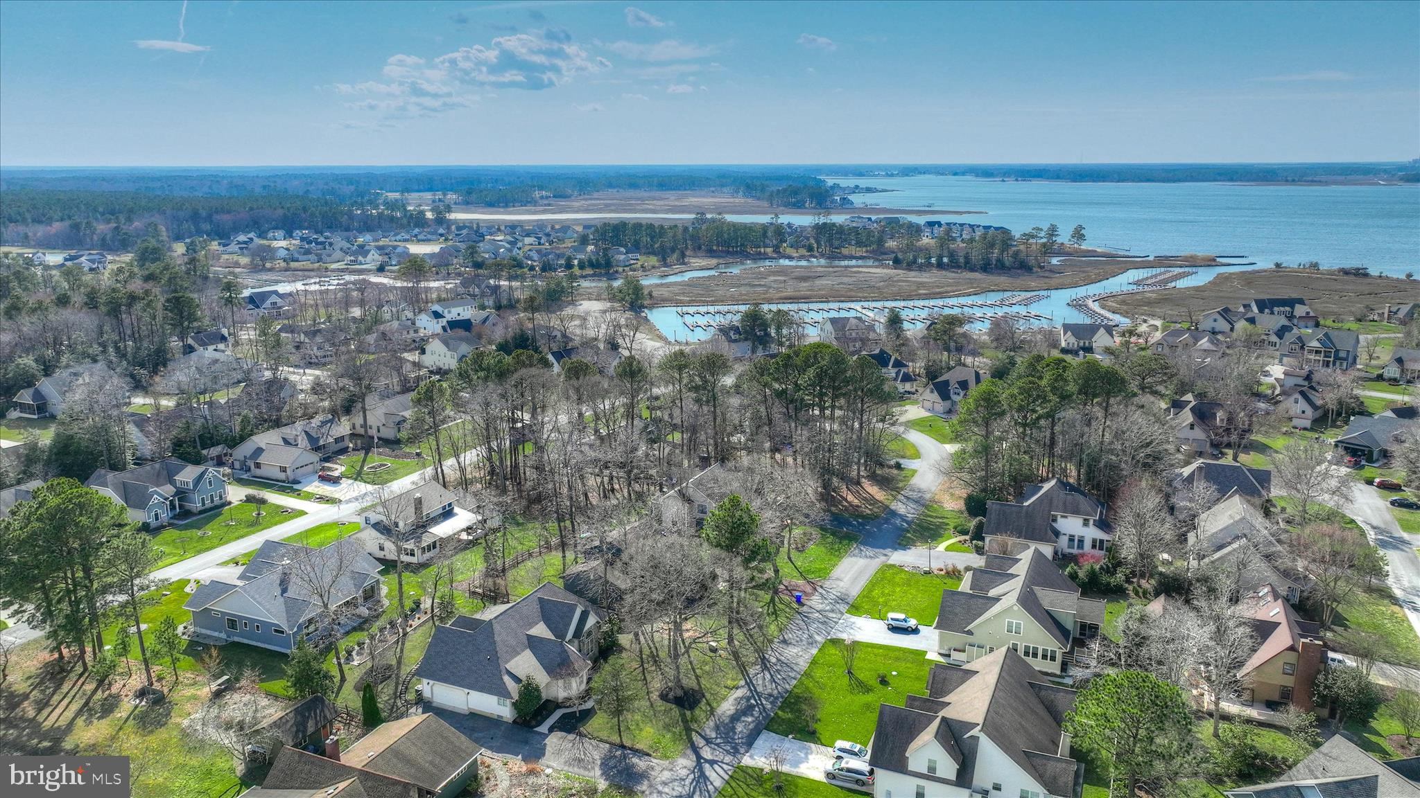 BAY COLONY - Residential