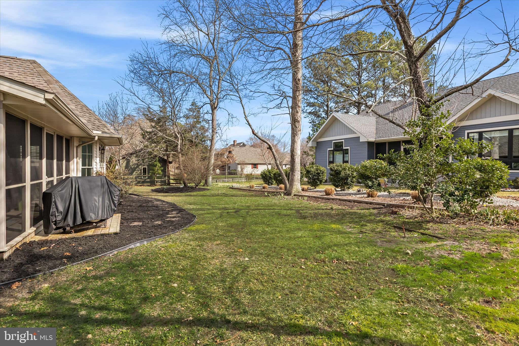 BAY COLONY - Residential