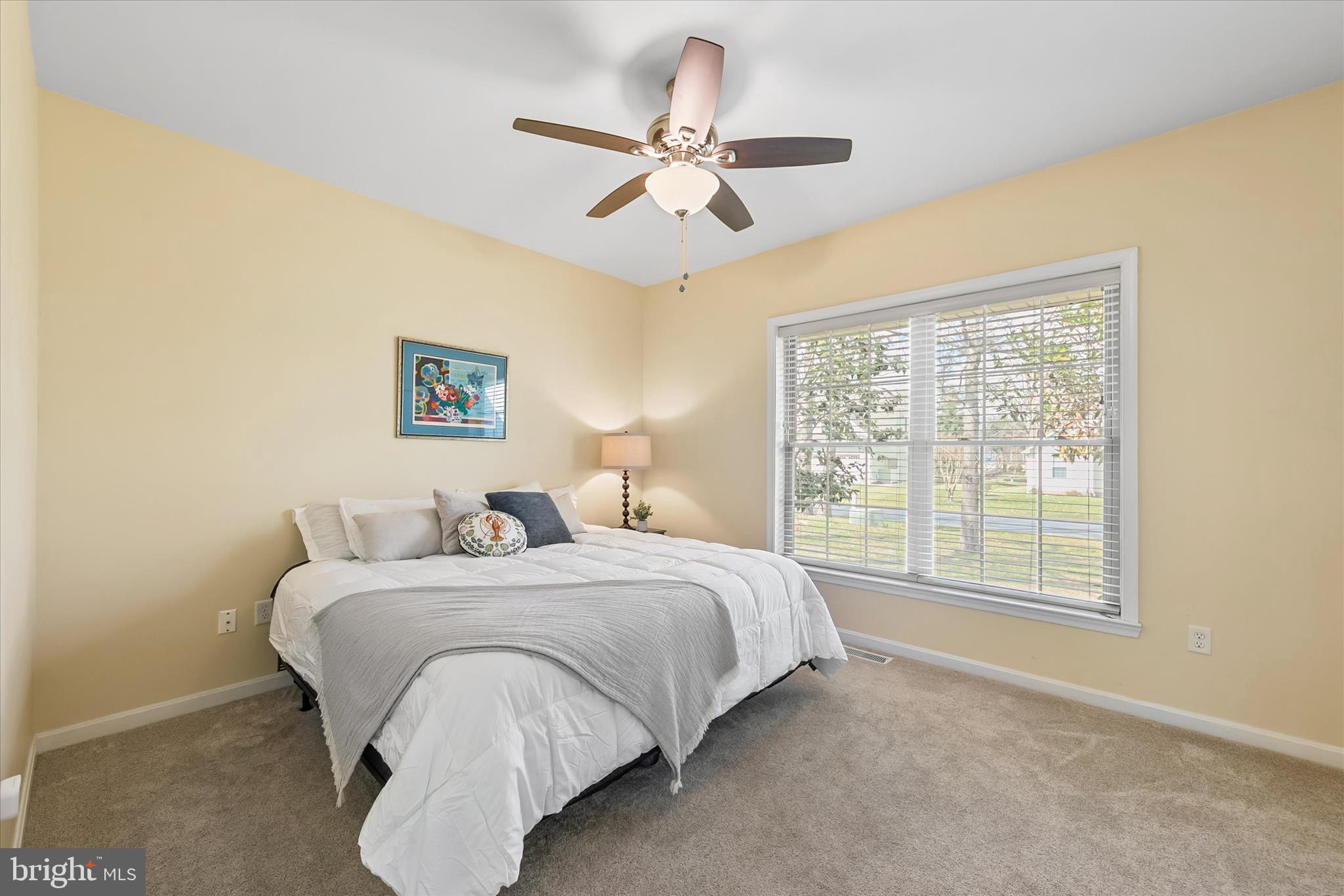 BAY COLONY - Residential