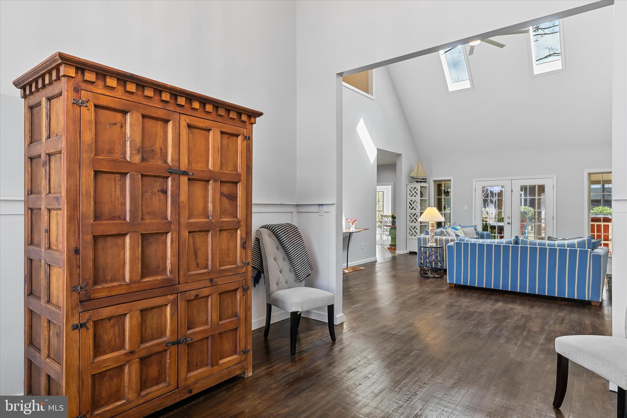 BAY COLONY - Residential