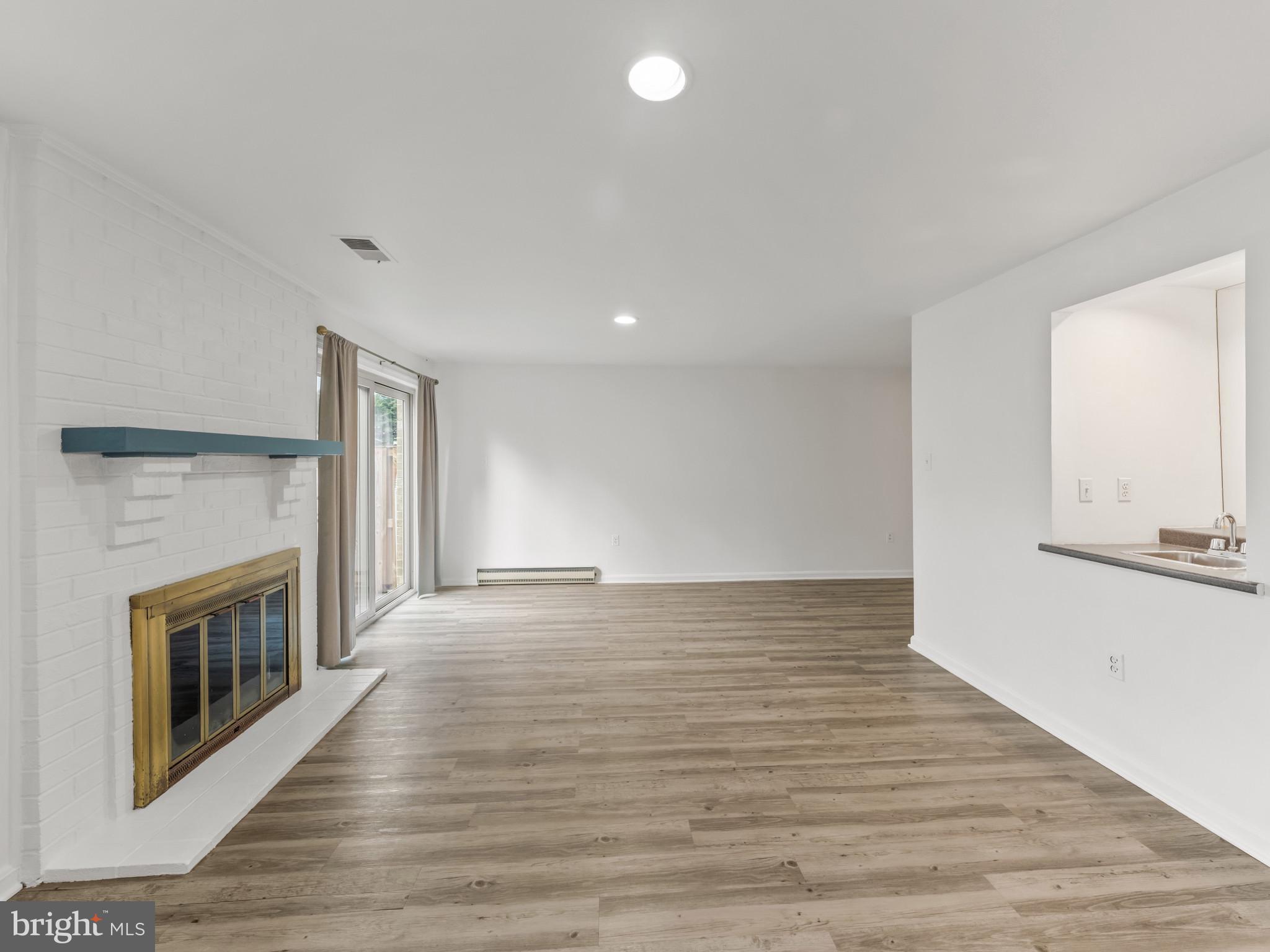 WESTLAKE TERRACE - Residential Lease