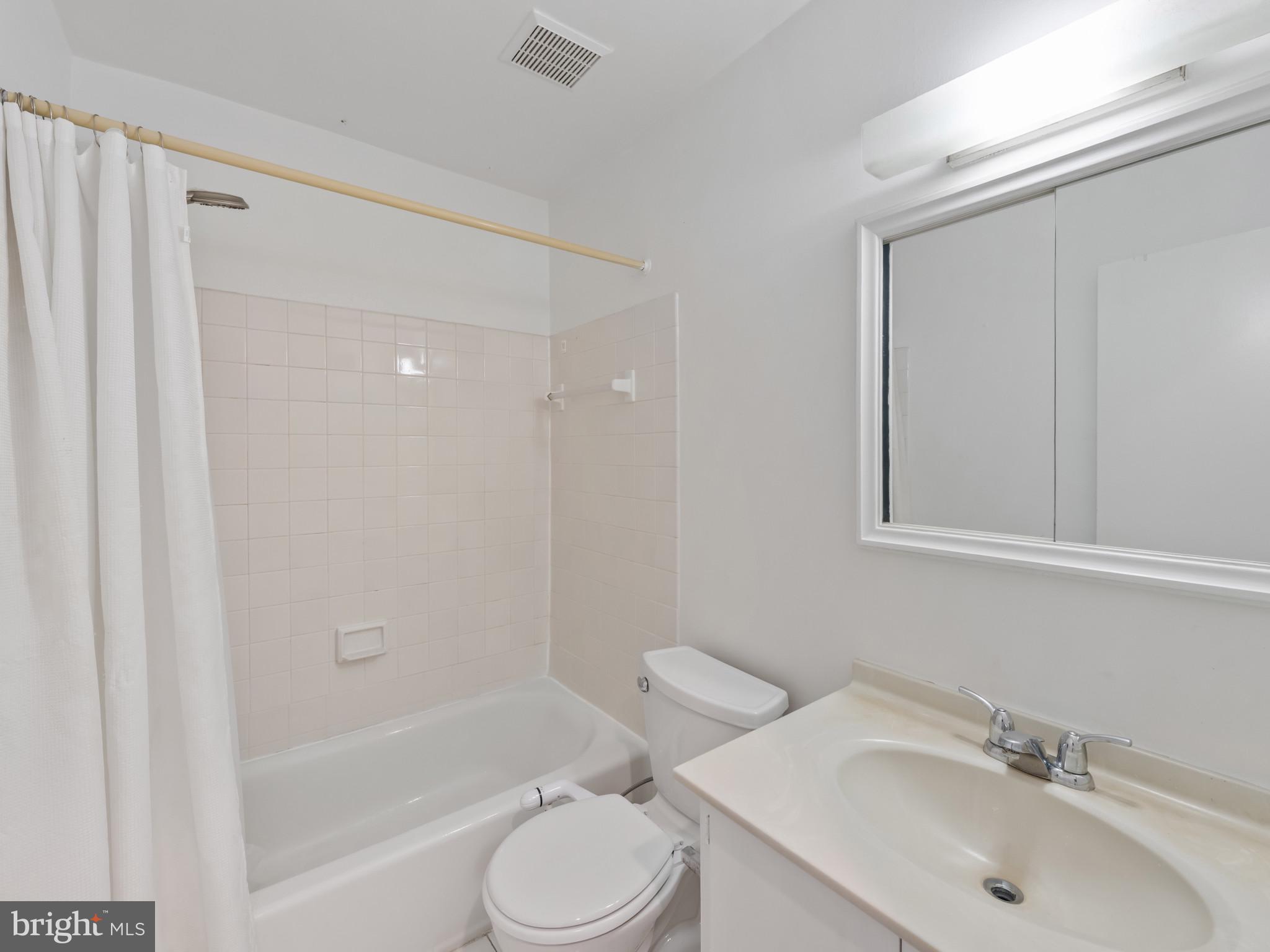 WESTLAKE TERRACE - Residential Lease